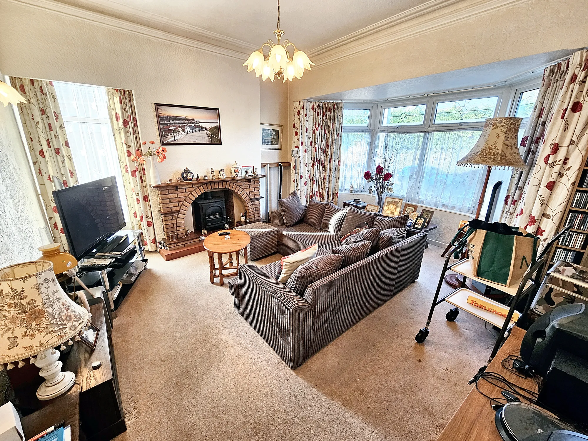 4 bed end of terrace house for sale in Folly Lane, Manchester  - Property Image 2