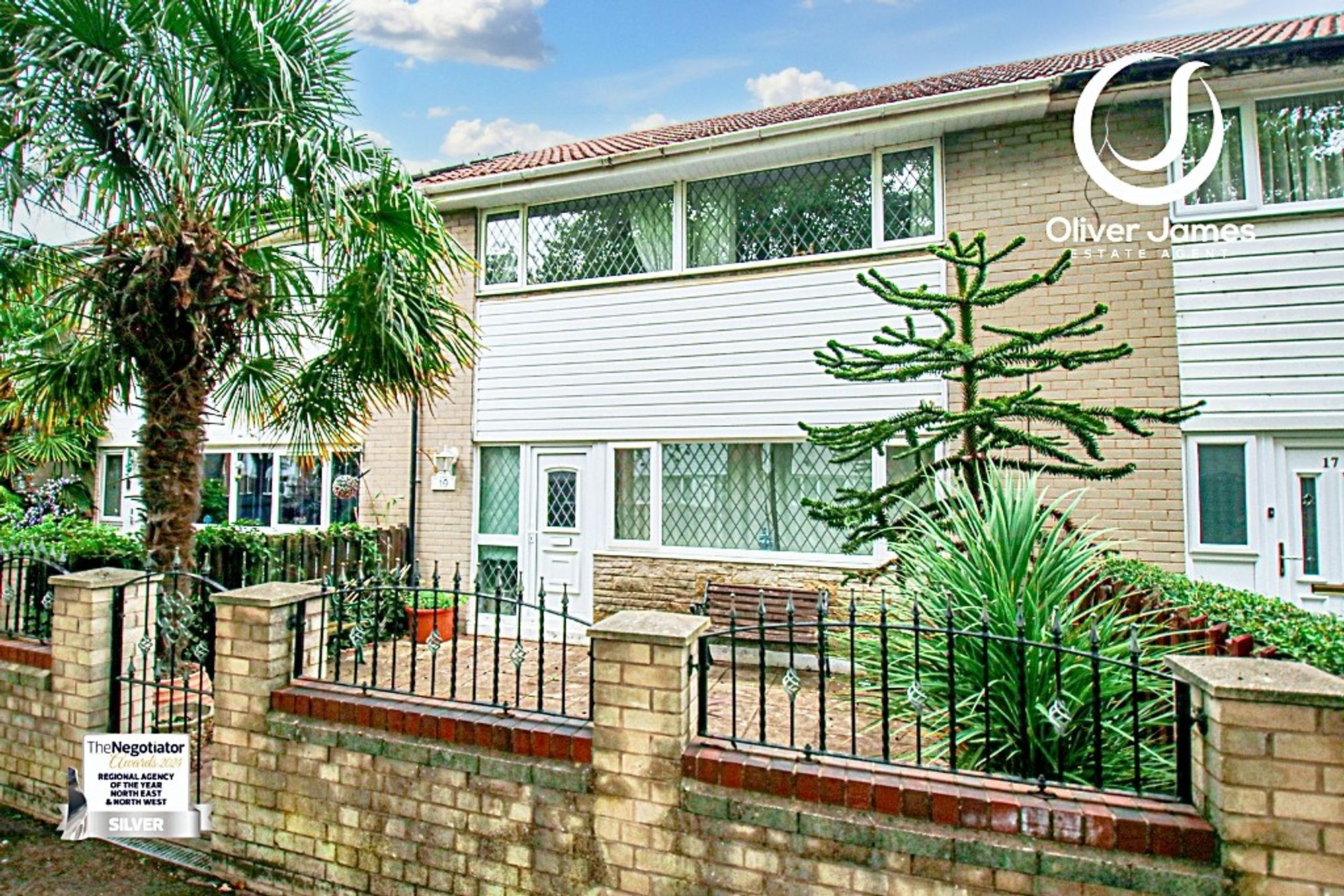 3 bed terraced house for sale in Neville Drive, Manchester - Property Image 1