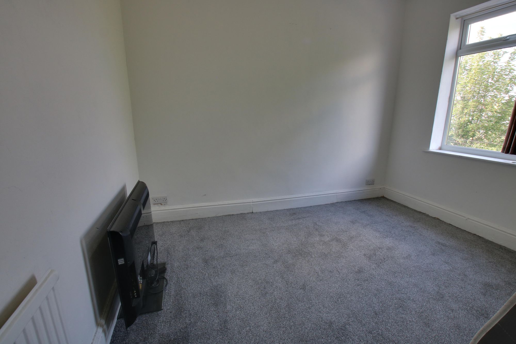 2 bed mid-terraced house to rent in Lytherton Avenue, Cadishead, M44 6