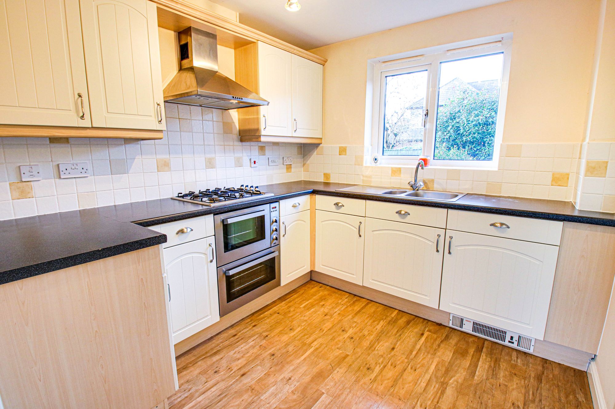 4 bed mid-terraced house for sale in Marsh Brook Close, Warrington  - Property Image 6