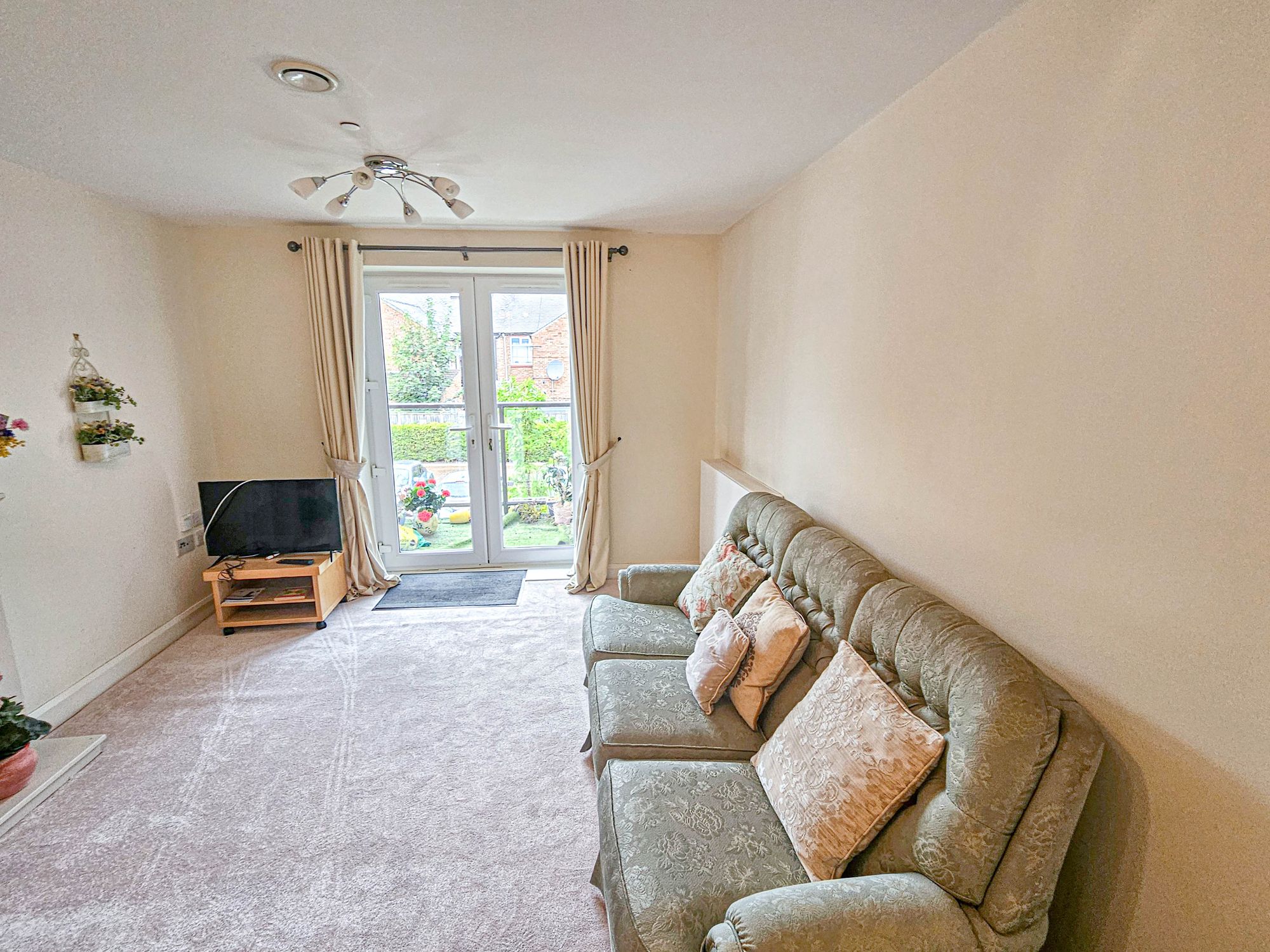 1 bed apartment for sale in Moorside Road, Manchester  - Property Image 3