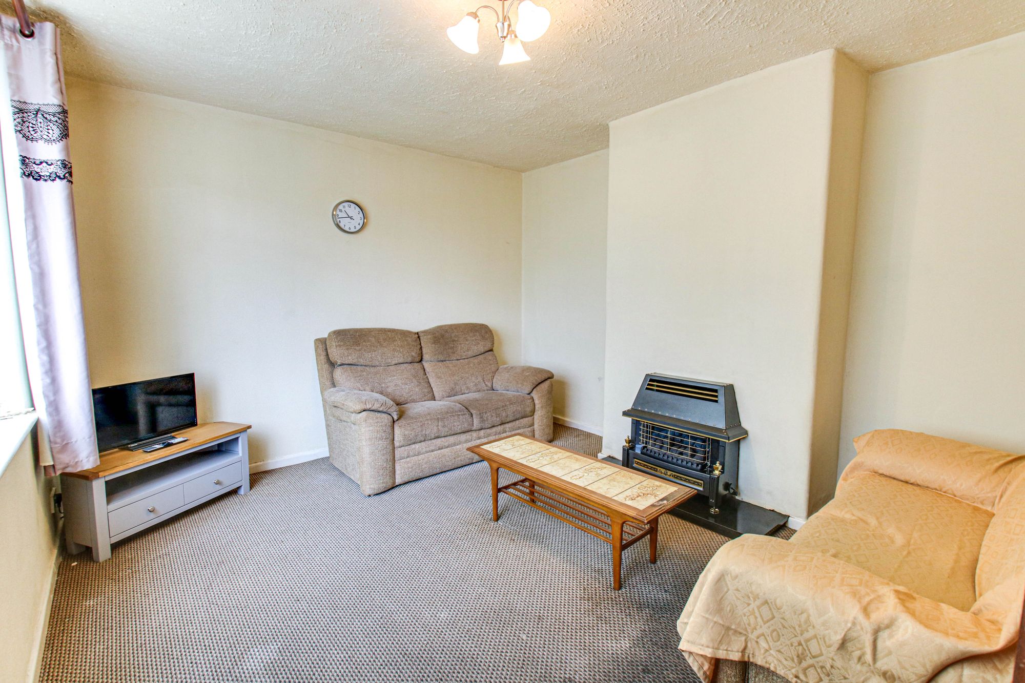 3 bed end of terrace house for sale in Durham Grove, Manchester  - Property Image 2