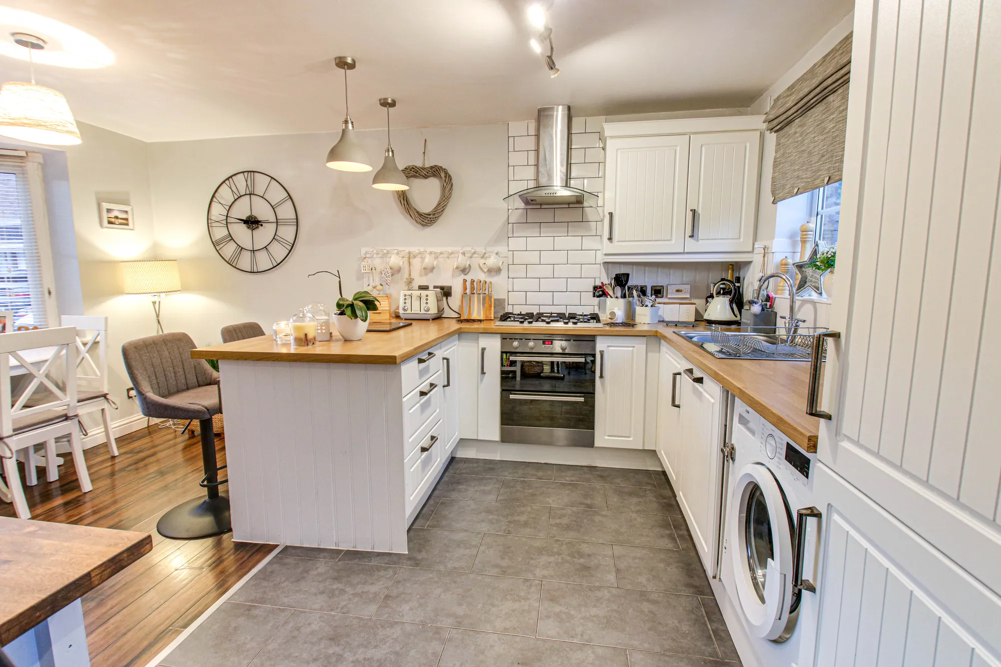 3 bed semi-detached house for sale in Ridgegreen, Manchester  - Property Image 6