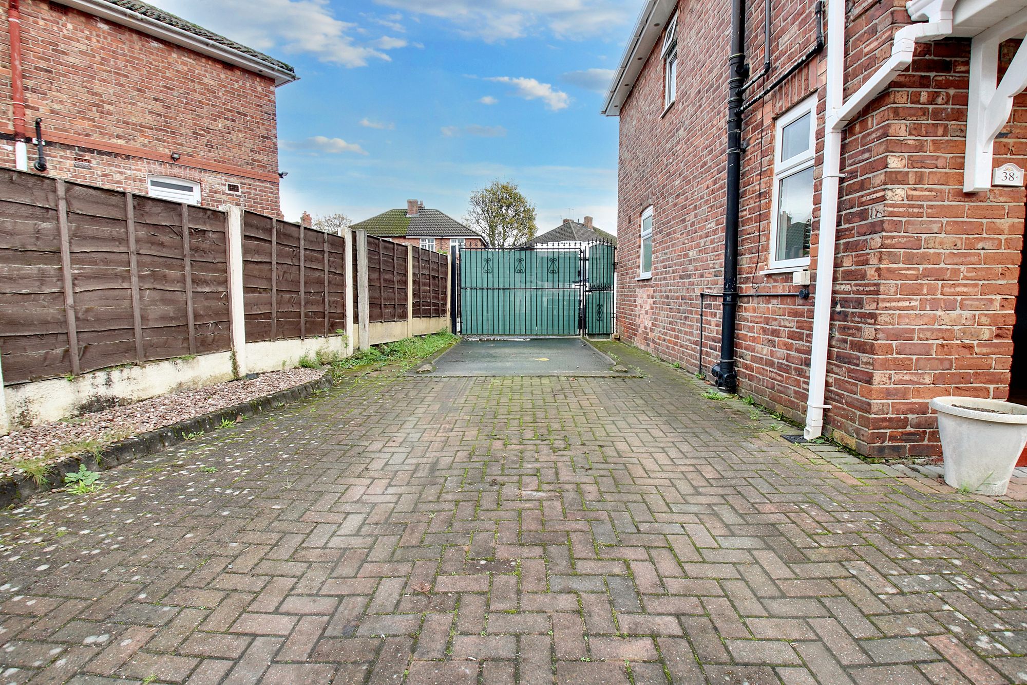 3 bed semi-detached house for sale in Fiddlers Lane, Manchester  - Property Image 20