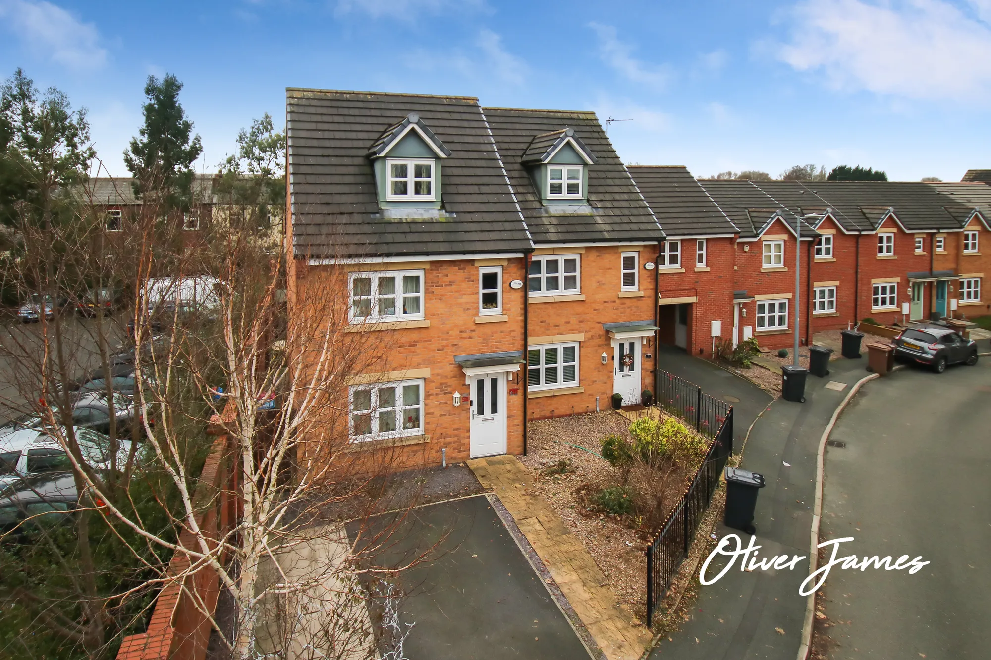 4 bed semi-detached house for sale in Mariners Way, Manchester  - Property Image 1