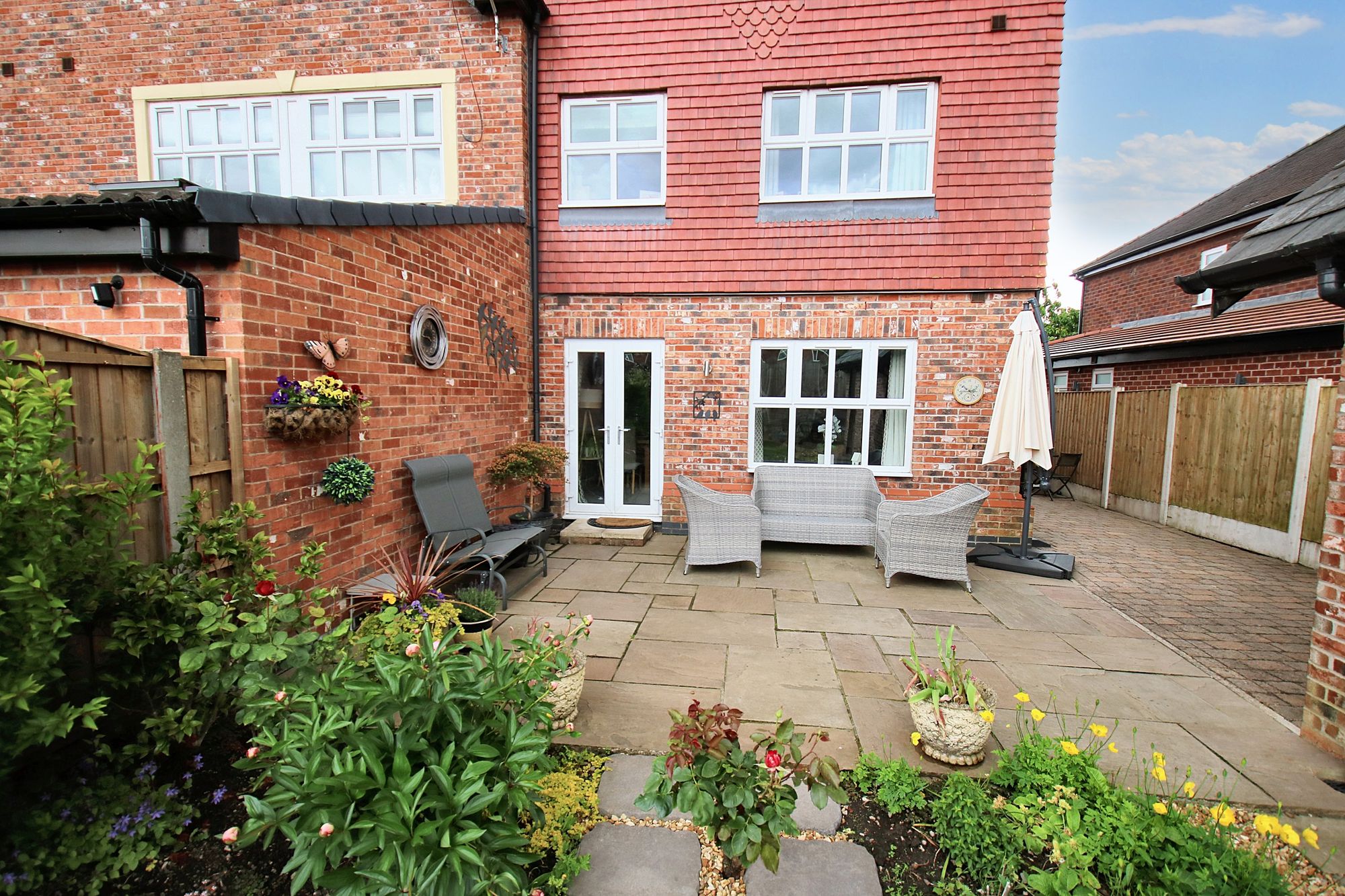 5 bed semi-detached house for sale in Manchester Road, Rixton, WA3 33