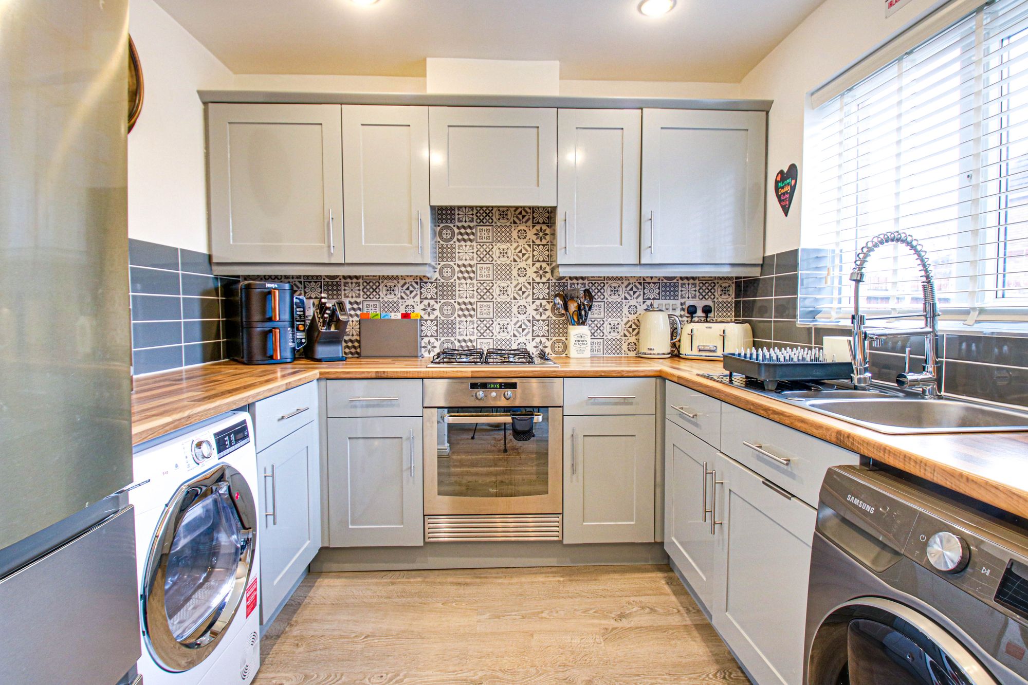 3 bed end of terrace house for sale in Stickens Lock Lane, Manchester  - Property Image 7