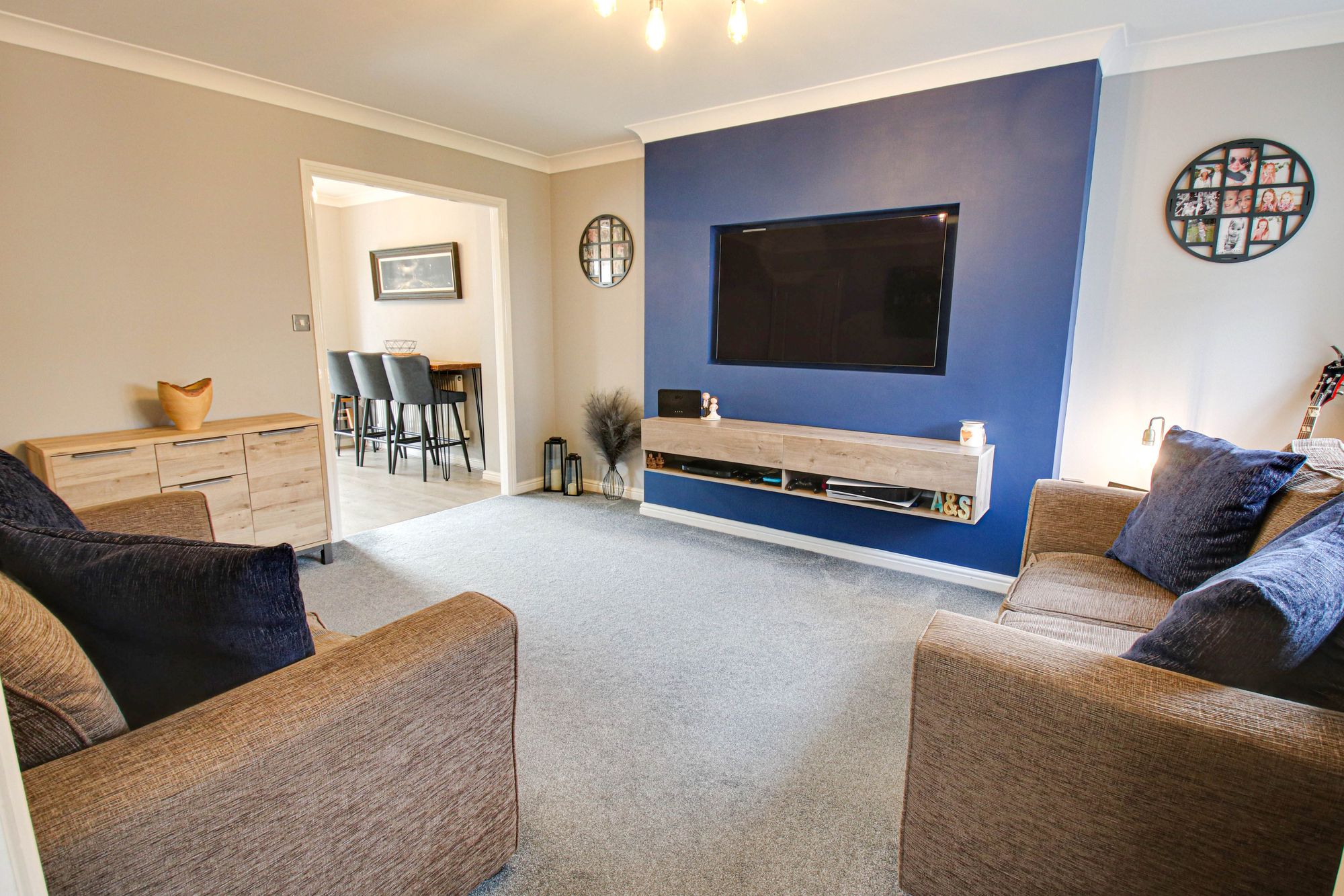 3 bed end of terrace house for sale in Stickens Lock Lane, Manchester  - Property Image 2