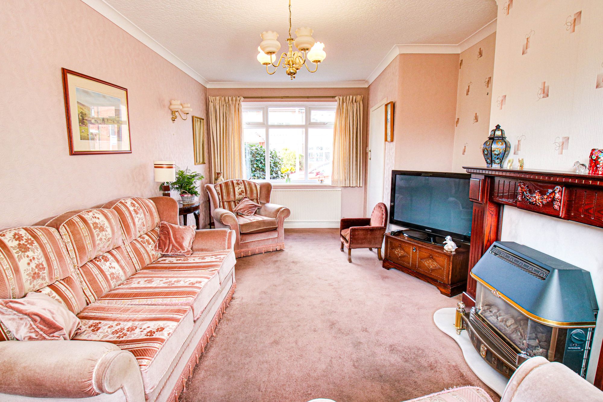 3 bed semi-detached house for sale in Elsinore Avenue, Manchester  - Property Image 3