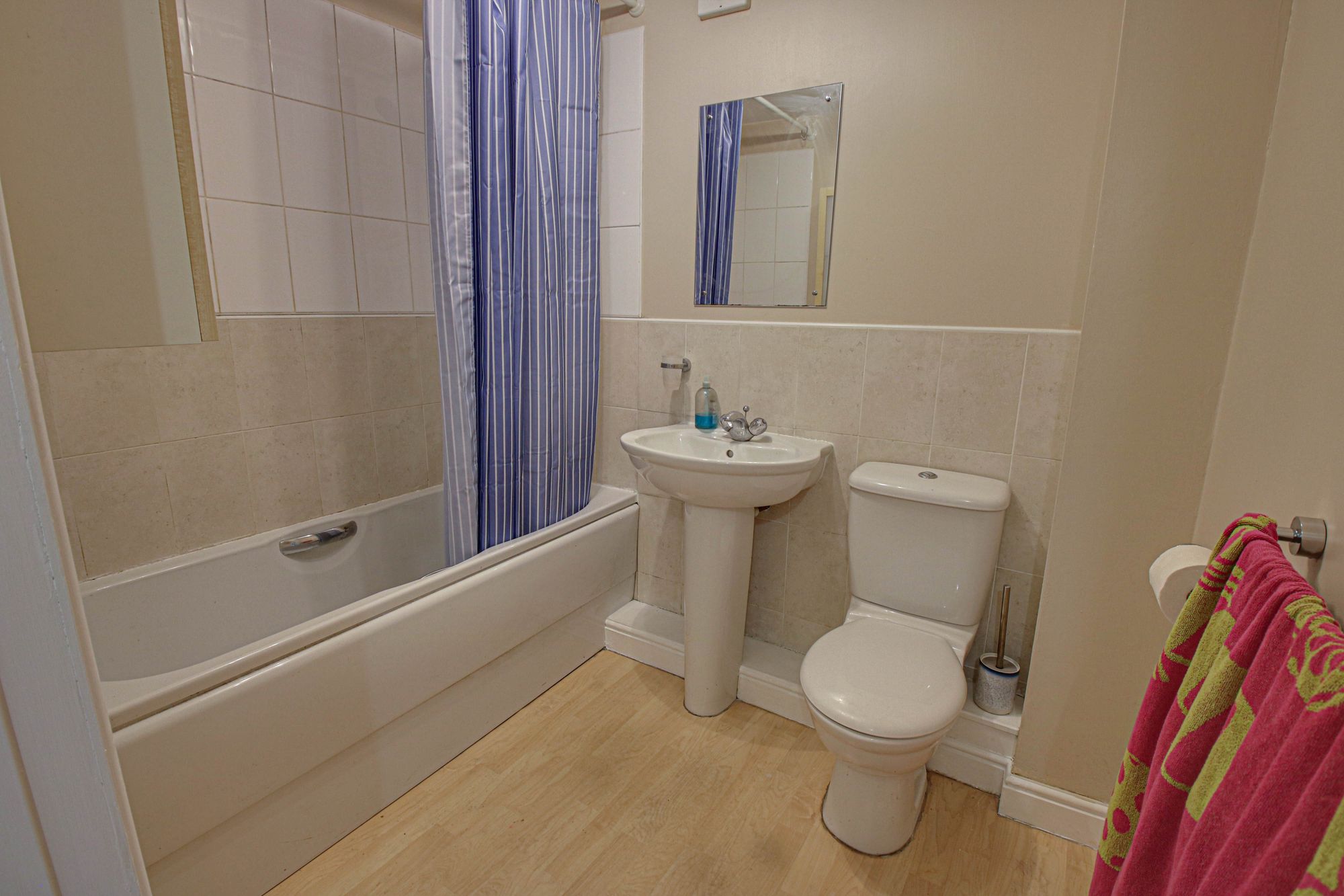 2 bed ground floor flat to rent in Dean Road, Cadishead, M44 6
