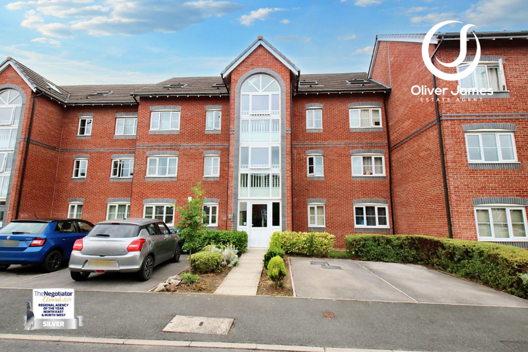 2 bed ground floor flat to rent in Dean Road, Manchester, M44