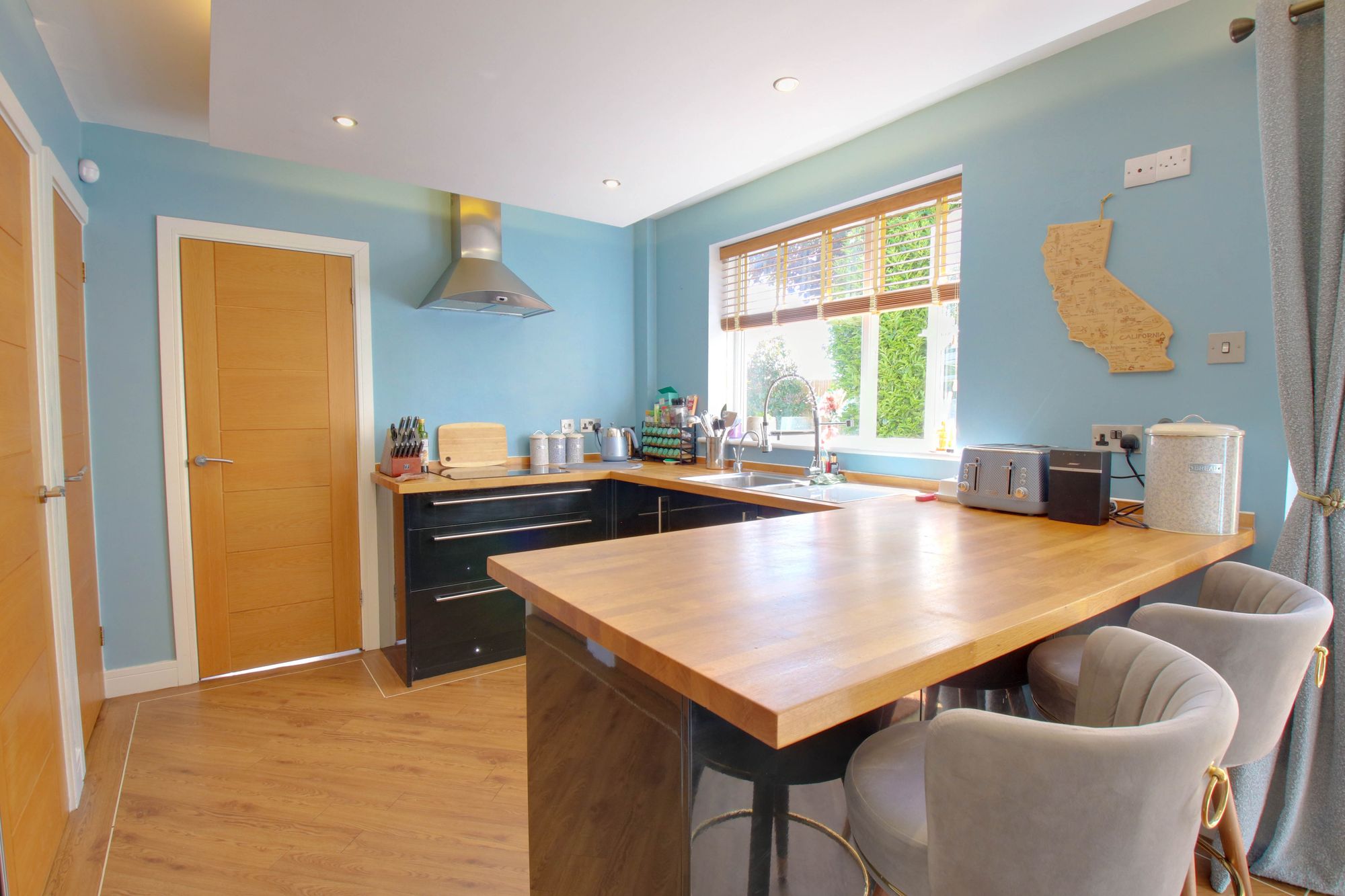 3 bed semi-detached house for sale in Greenside Drive, Manchester  - Property Image 6