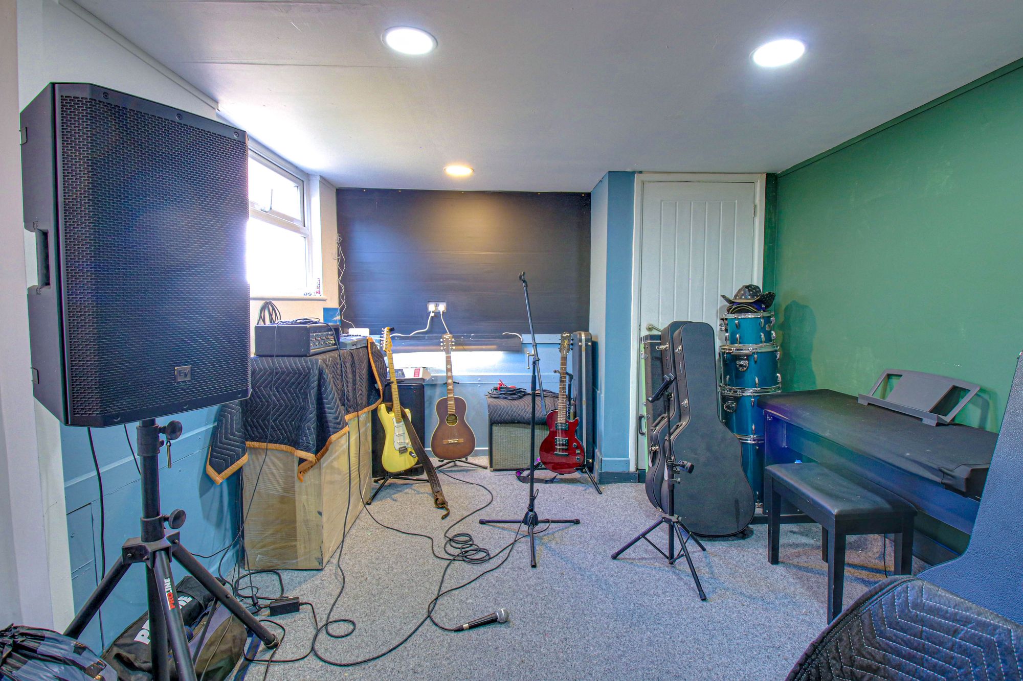 3 bed semi-detached house for sale in Greenside Drive, Manchester  - Property Image 23