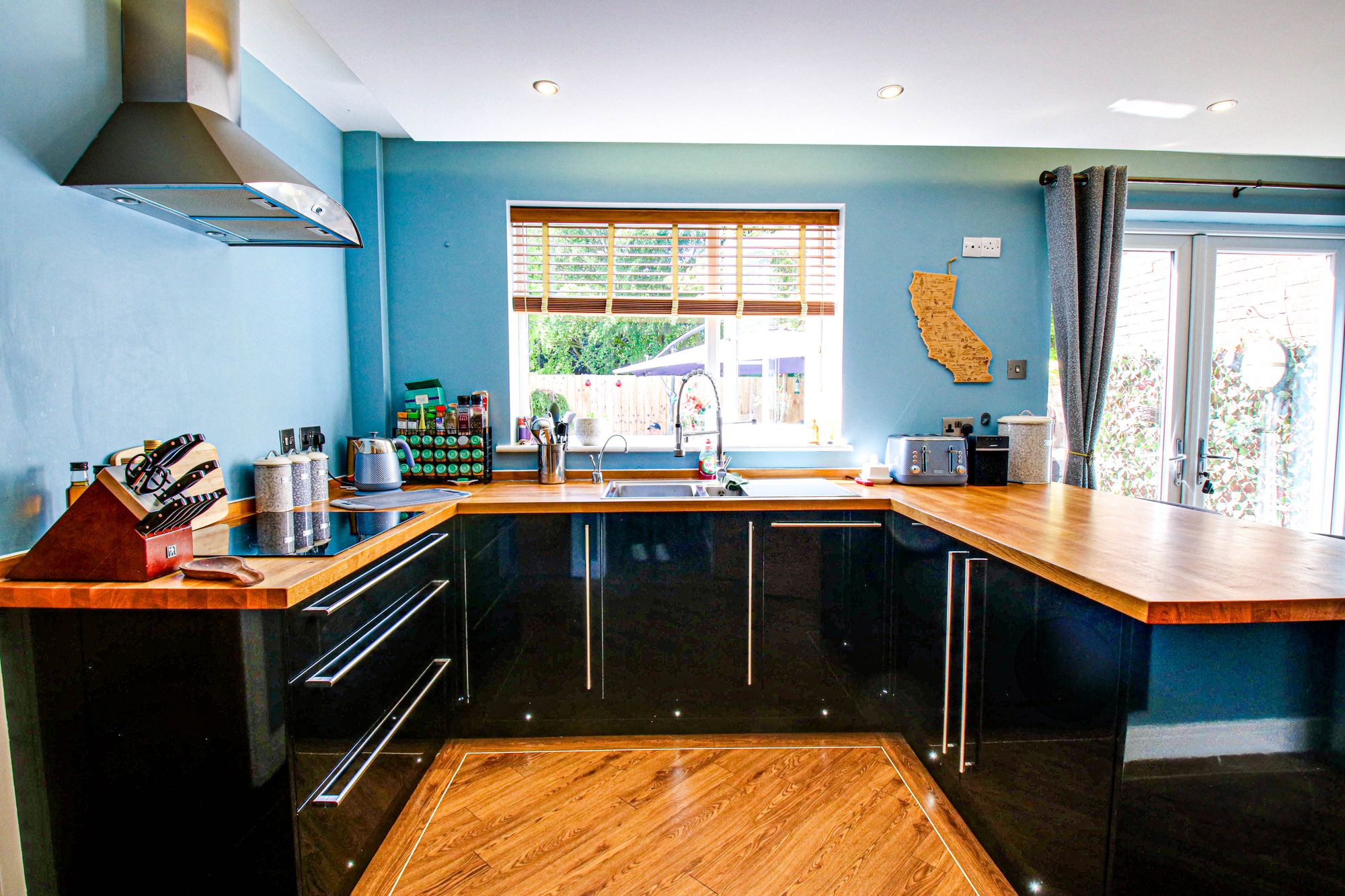 3 bed semi-detached house for sale in Greenside Drive, Manchester  - Property Image 5