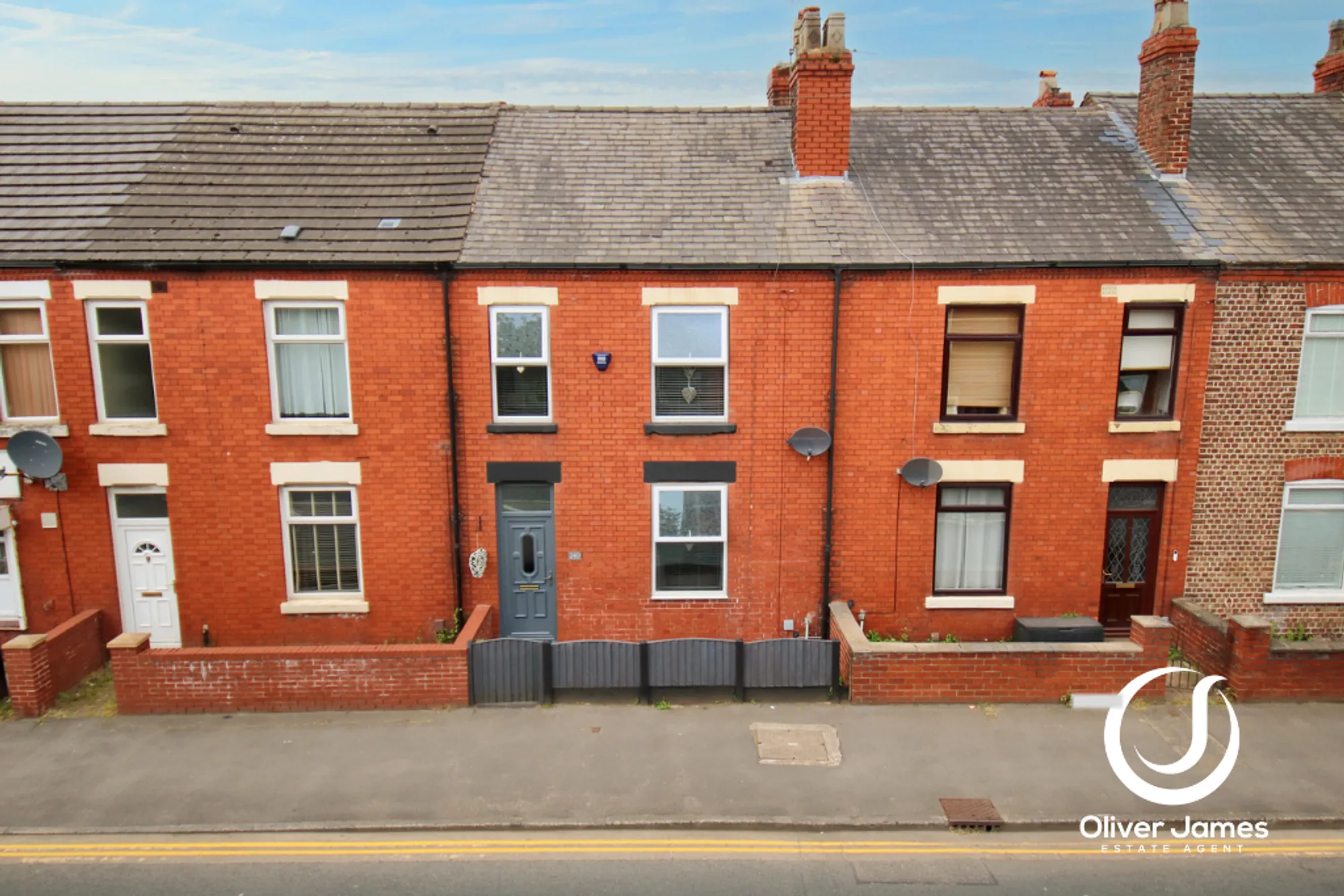 3 bed terraced house for sale in Liverpool Road, Manchester  - Property Image 1