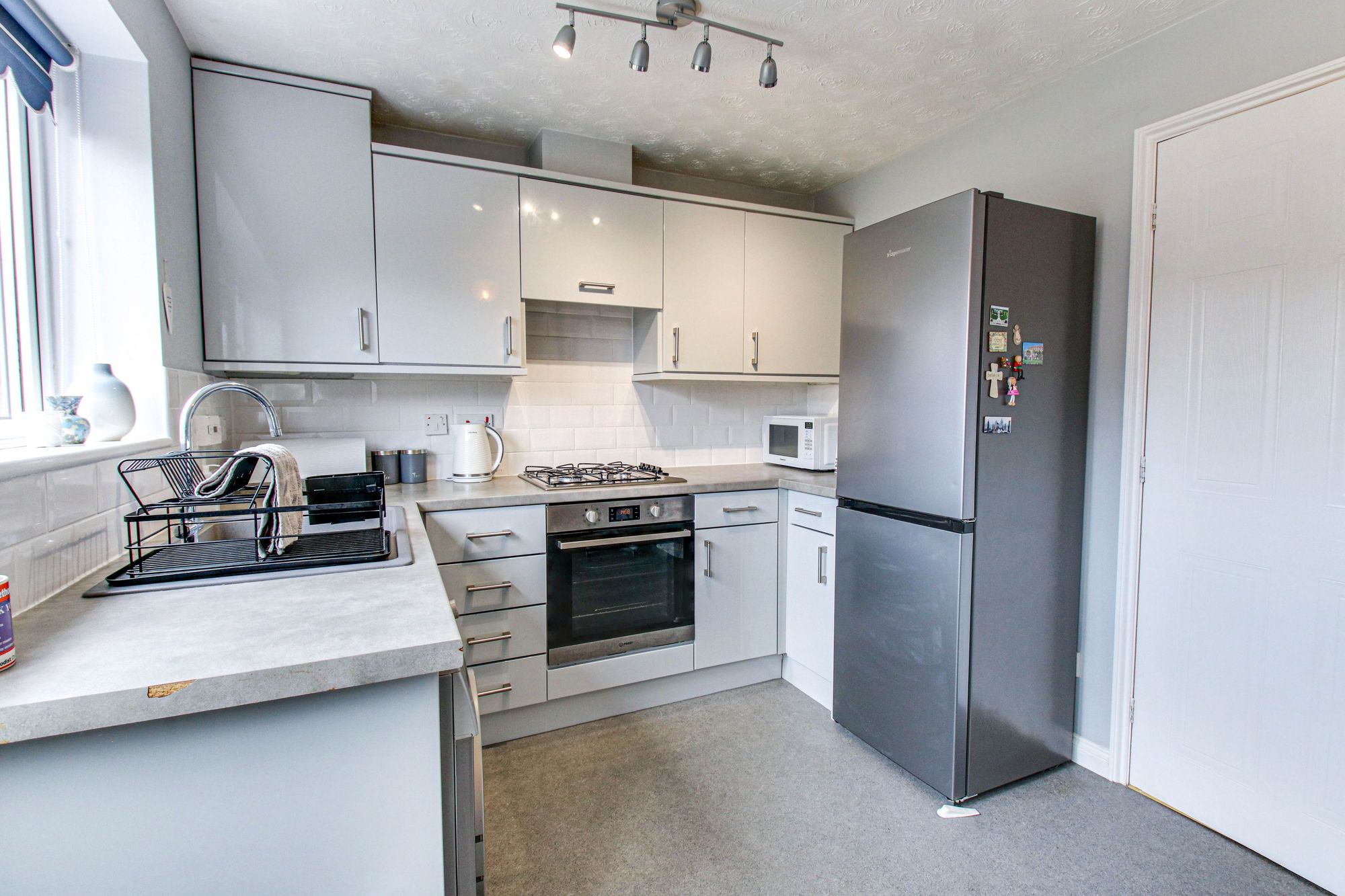 2 bed mid-terraced house for sale in Pipers Court, Manchester  - Property Image 5