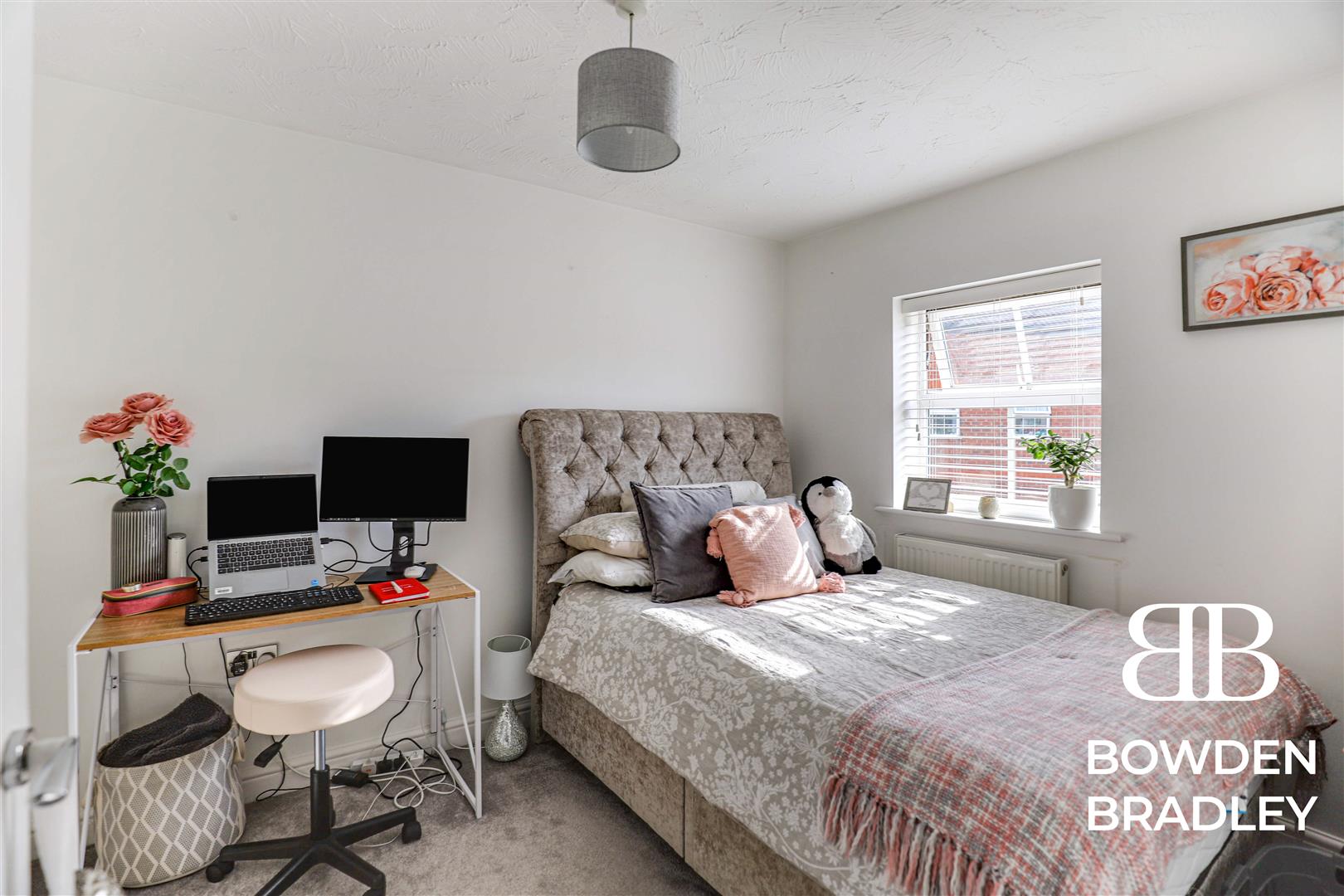 2 bed semi-detached house for sale in Bradley Road, Waltham Abbey  - Property Image 9