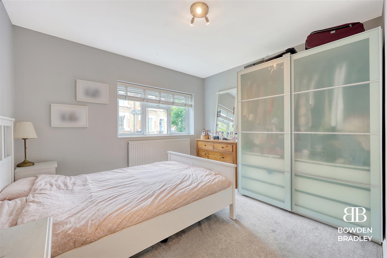 2 bed flat for sale in Prospect Road, Woodford Green  - Property Image 9