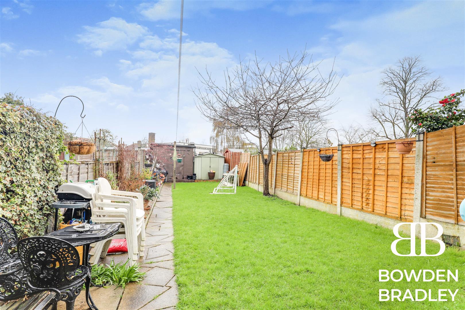 3 bed terraced house for sale in Fremantle Road, Barkingside  - Property Image 2