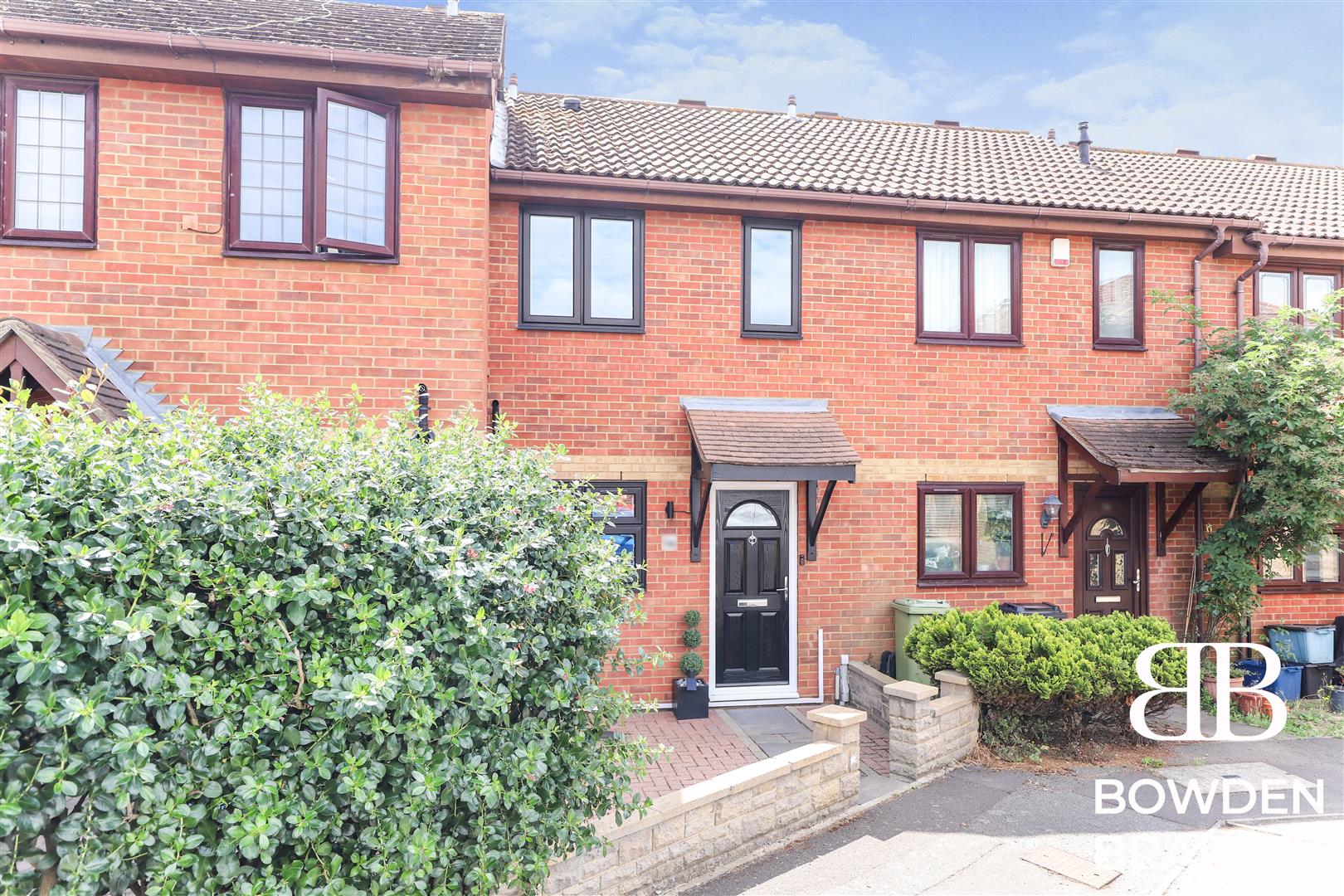 2 bed terraced house for sale in Hazelwood Park Close, Chigwell  - Property Image 18