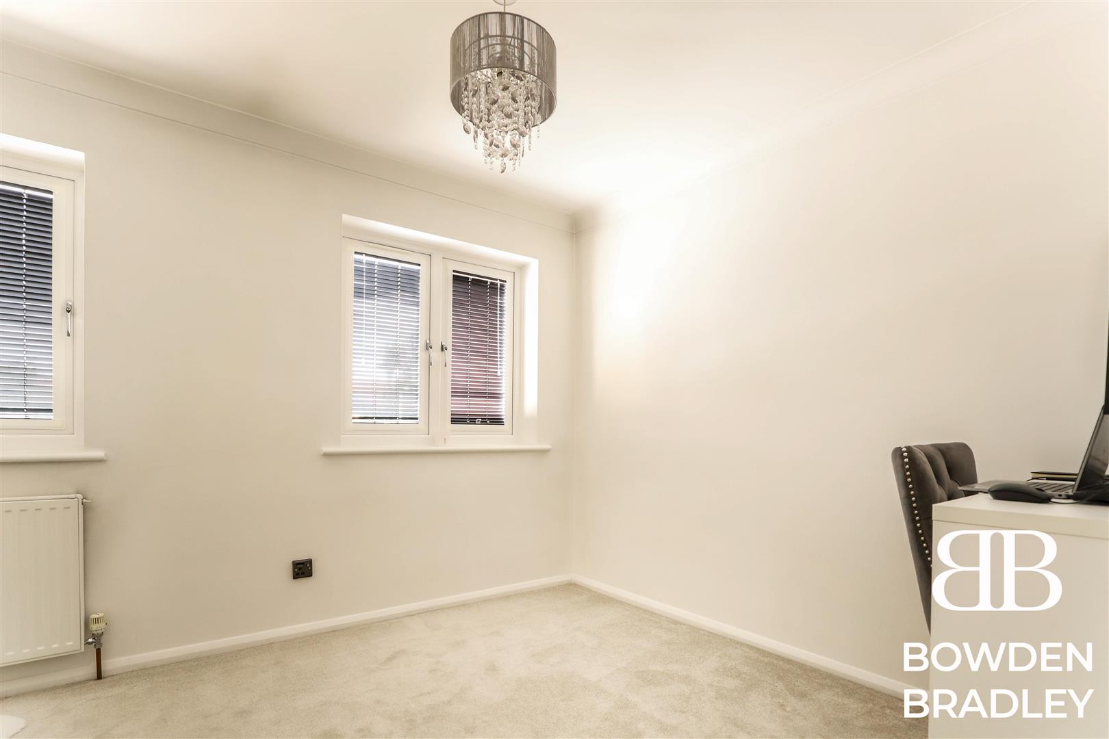 2 bed terraced house for sale in Hazelwood Park Close, Chigwell  - Property Image 14