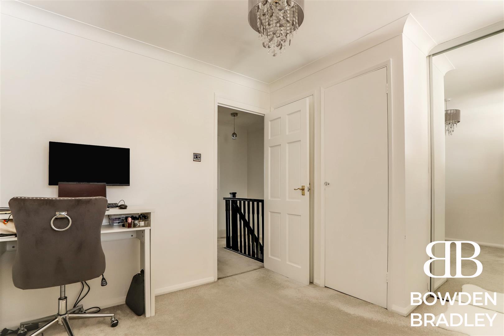 2 bed terraced house for sale in Hazelwood Park Close, Chigwell  - Property Image 15