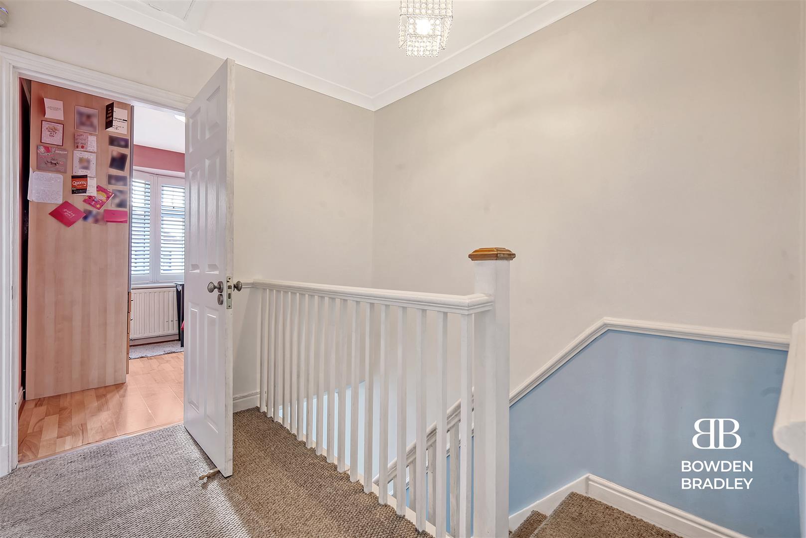 3 bed terraced house for sale in Sandhurst Drive, Goodmayes  - Property Image 10