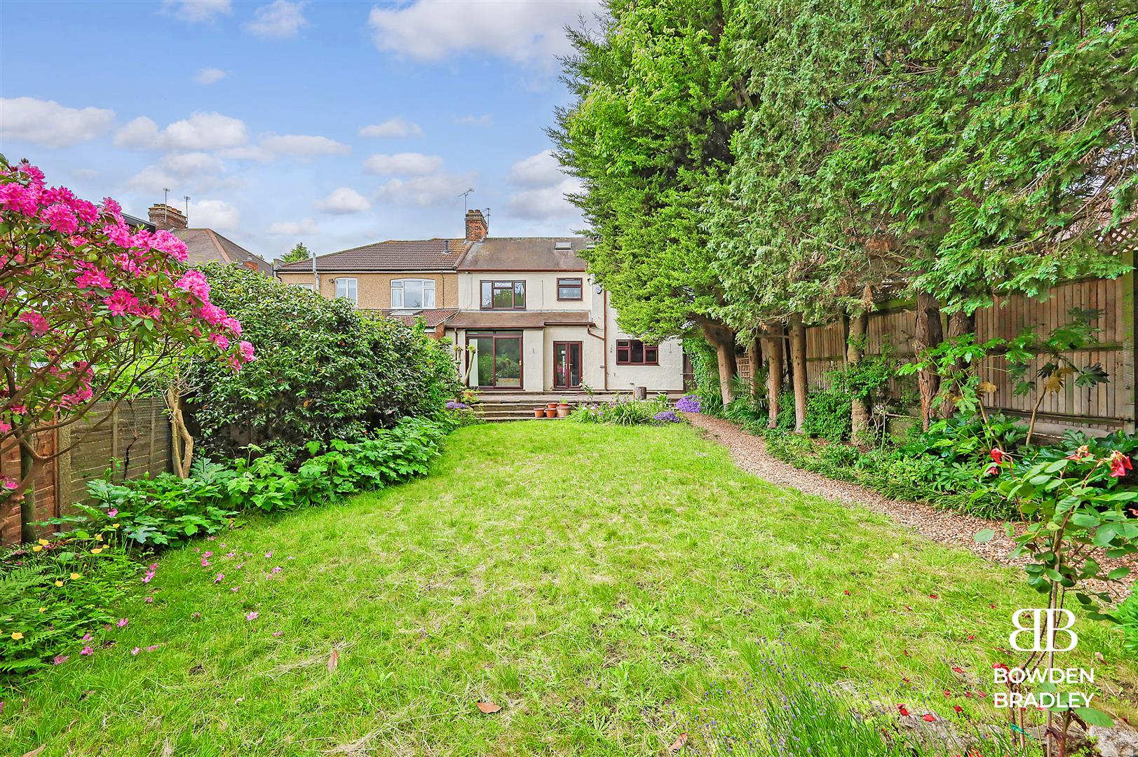 4 bed semi-detached house for sale in Onslow Gardens, South Woodford  - Property Image 2