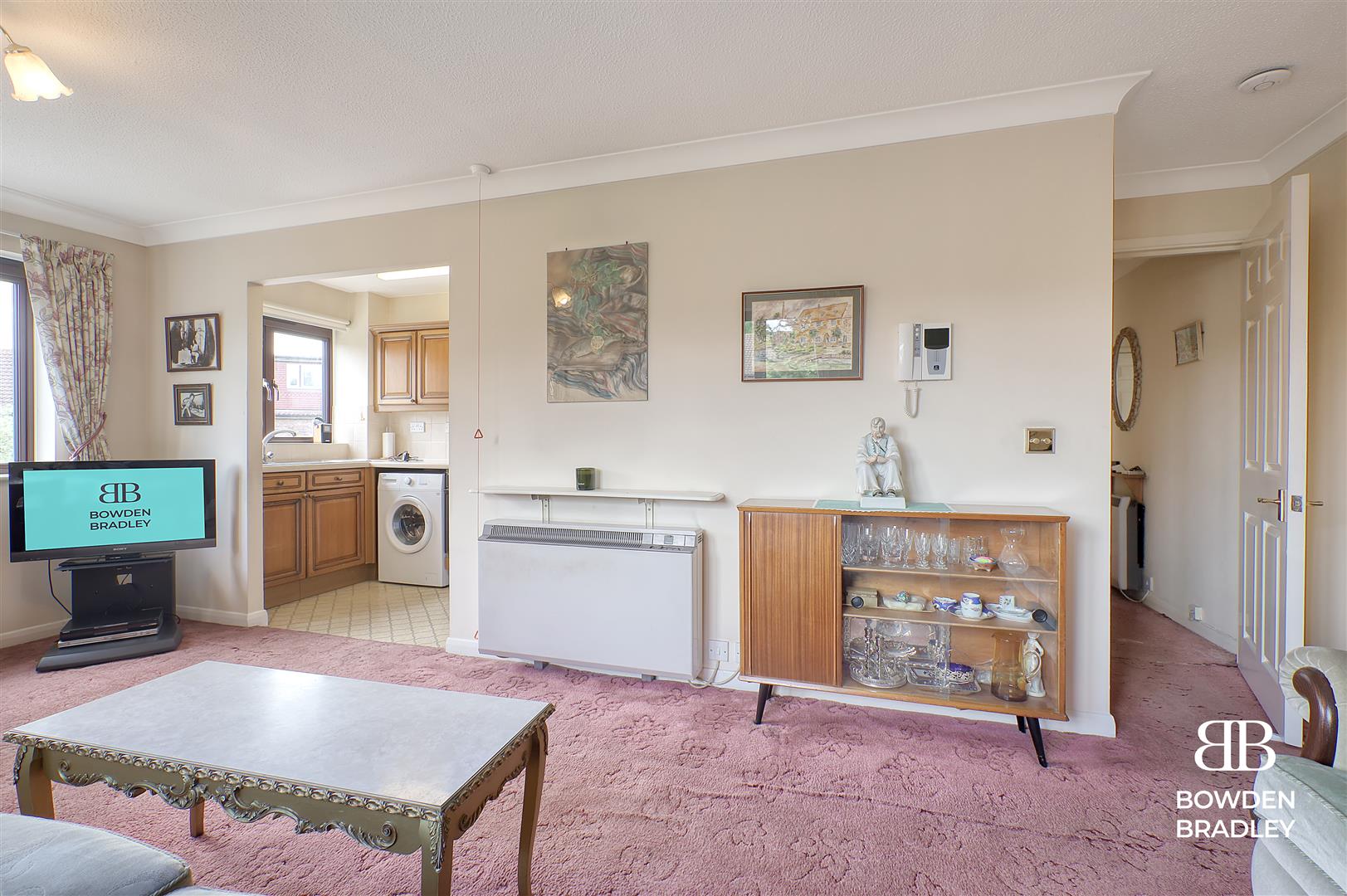 2 bed apartment for sale in Vienna Close, Clayhall  - Property Image 3