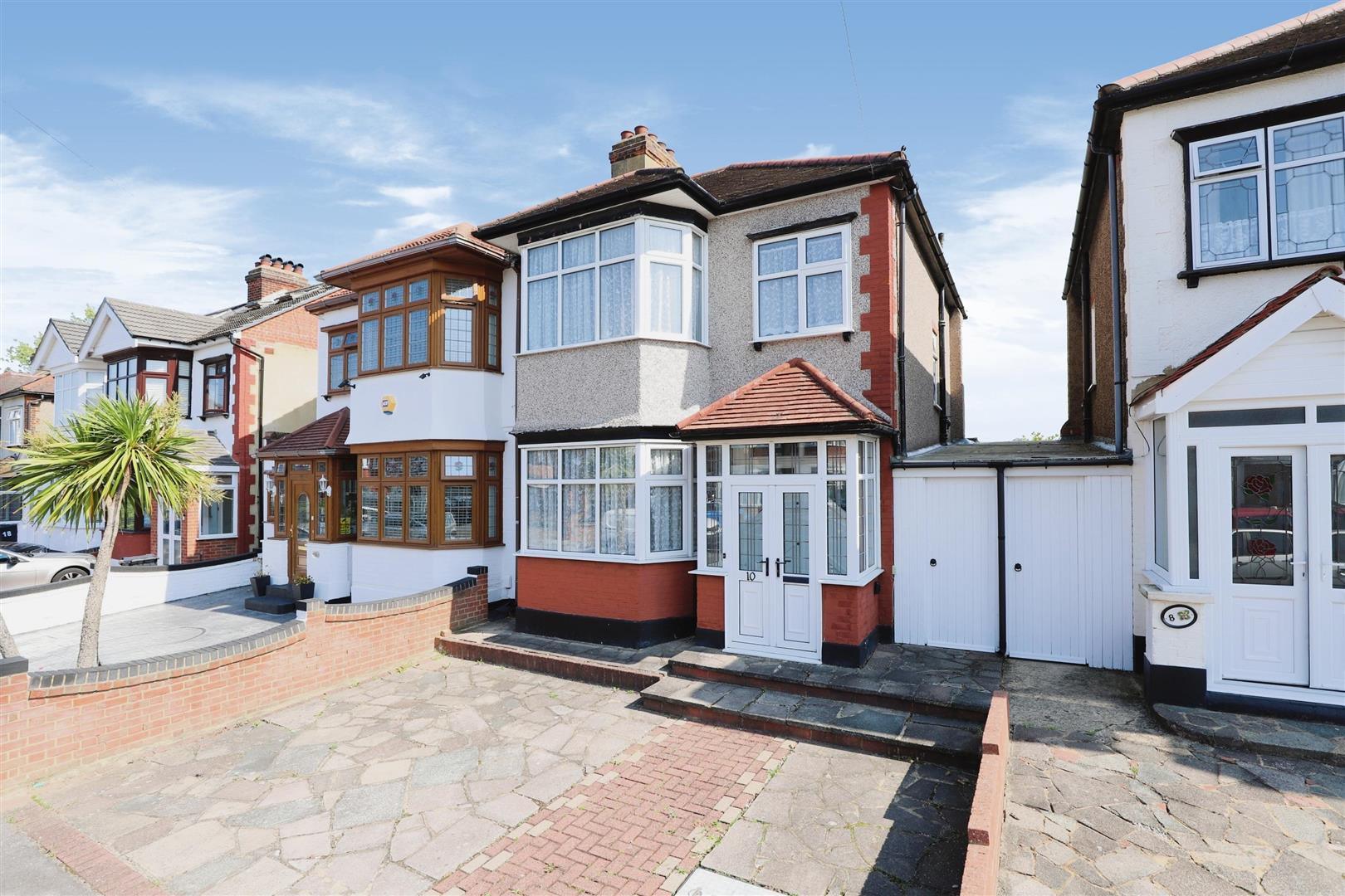 3 bed semi-detached house for sale in Blackbush Avenue, Romford  - Property Image 1