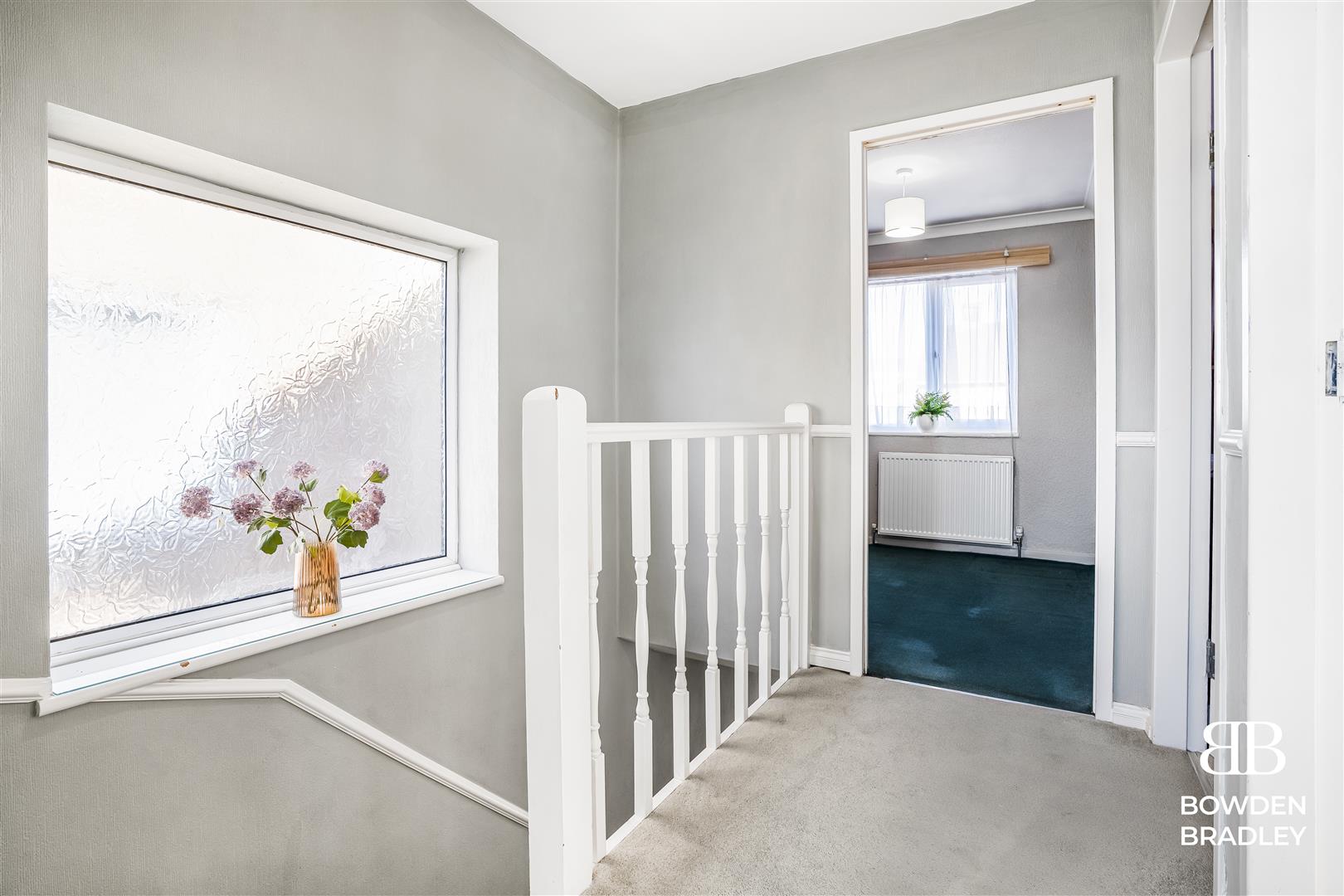 3 bed semi-detached house for sale in New North Road, Hainault  - Property Image 9