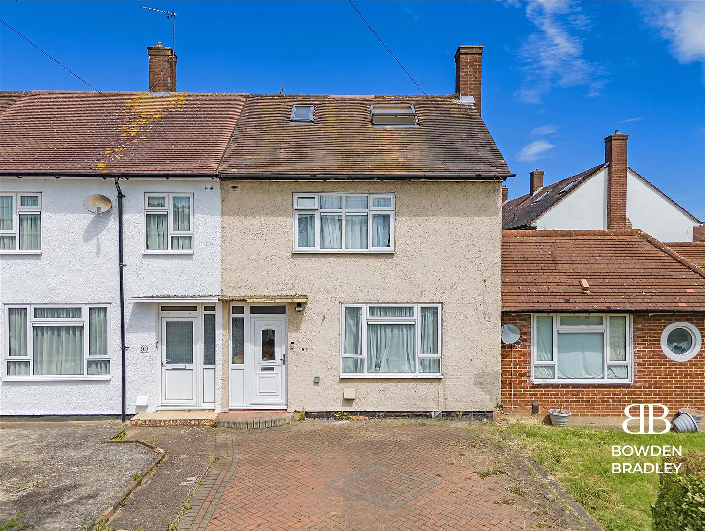 4 bed terraced house for sale in Arrowsmith Road, Chigwell  - Property Image 1