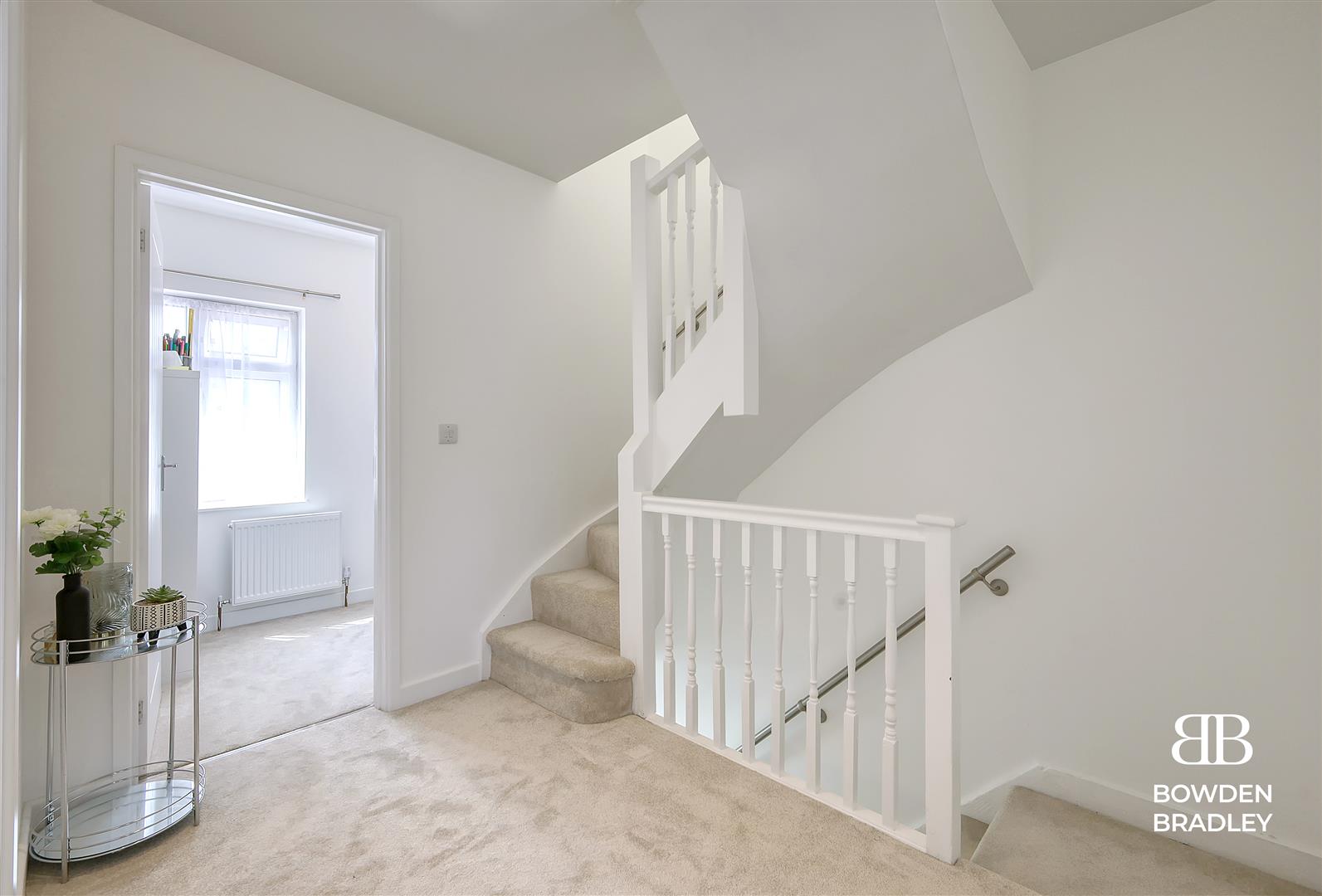 4 bed terraced house for sale in Arrowsmith Road, Chigwell  - Property Image 8