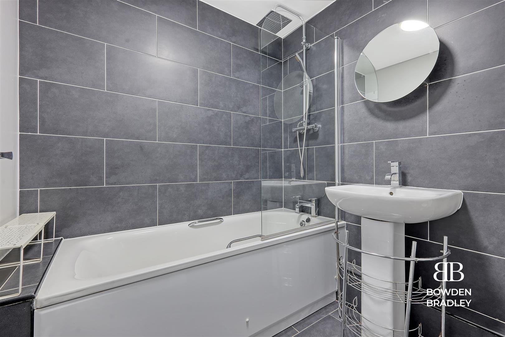 1 bed apartment to rent in Luther King Close, London  - Property Image 7