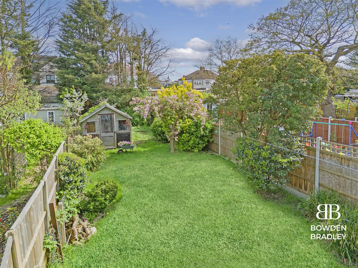 3 bed semi-detached house for sale in Chalgrove Crescent, Clayhall  - Property Image 17