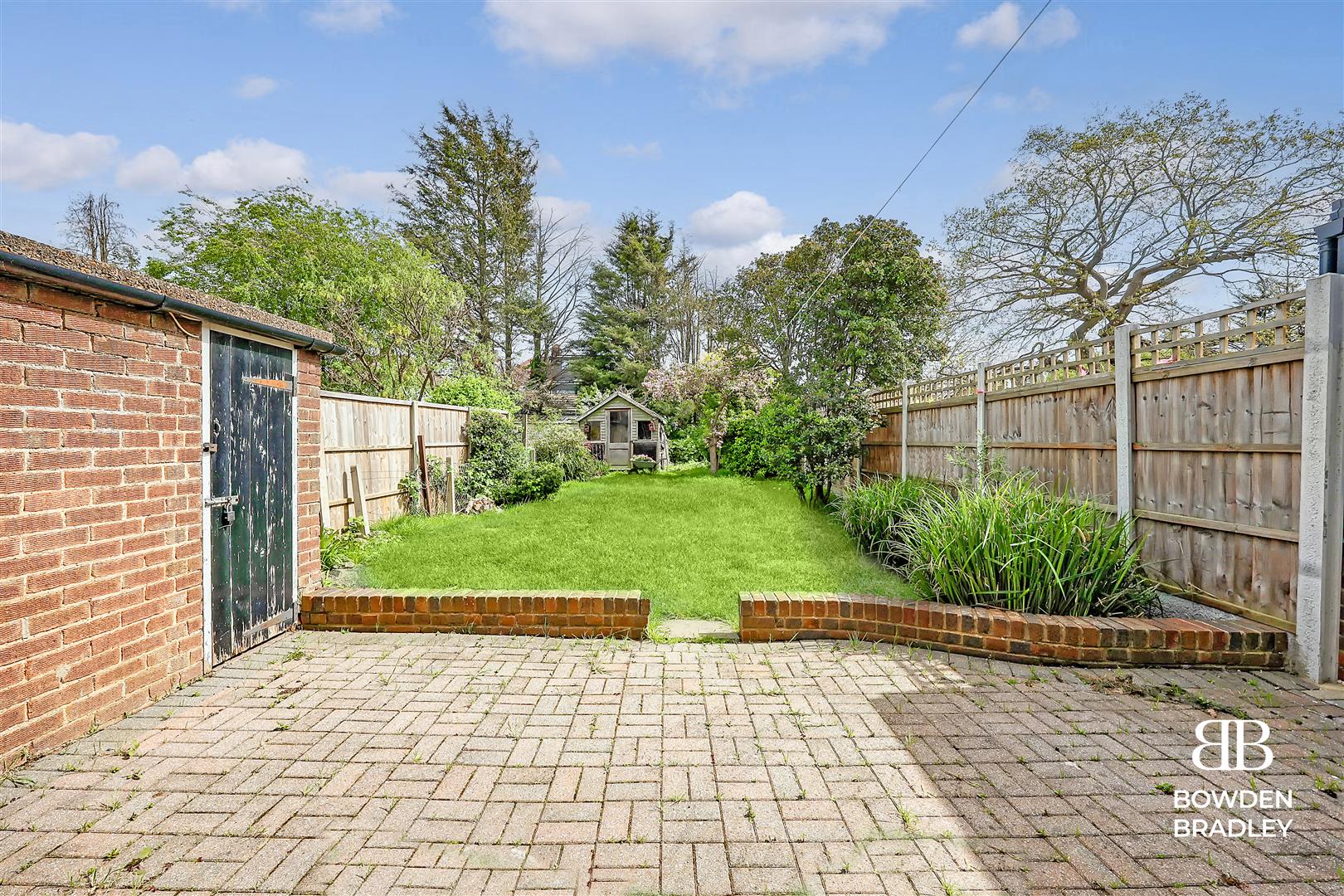 3 bed semi-detached house for sale in Chalgrove Crescent, Clayhall  - Property Image 15