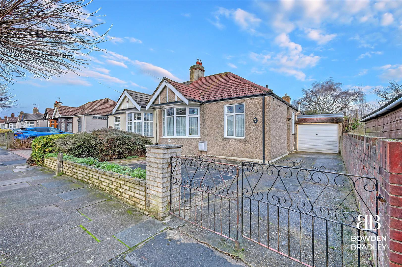 2 bed semi-detached bungalow for sale in Lime Grove, Hainault  - Property Image 1