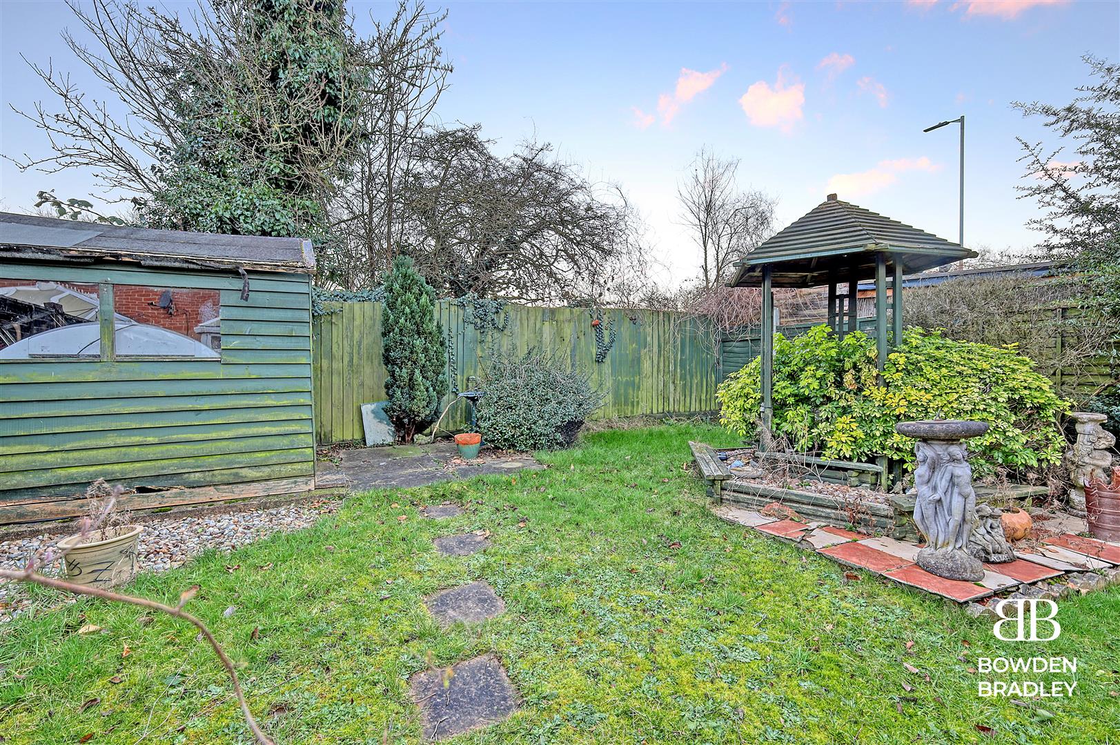 2 bed end of terrace house for sale in Wren Drive, Waltham Abbey  - Property Image 15