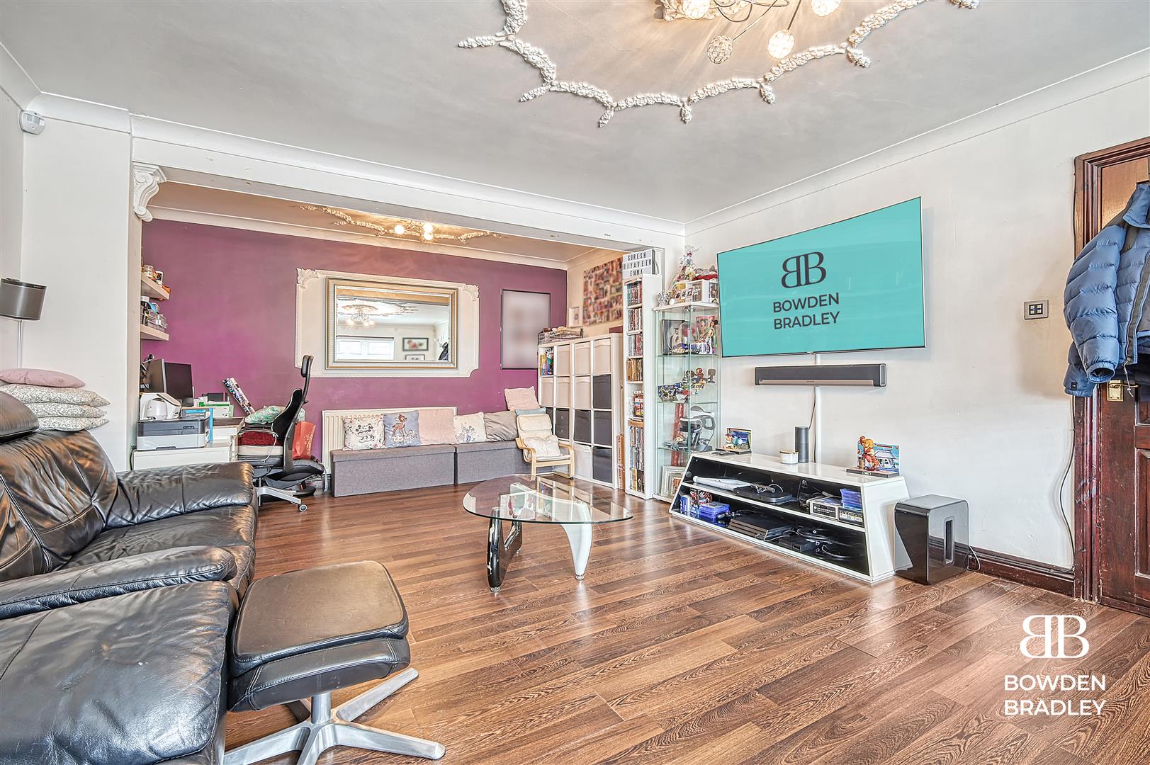 3 bed terraced house for sale in Meadow Road, Barking  - Property Image 5