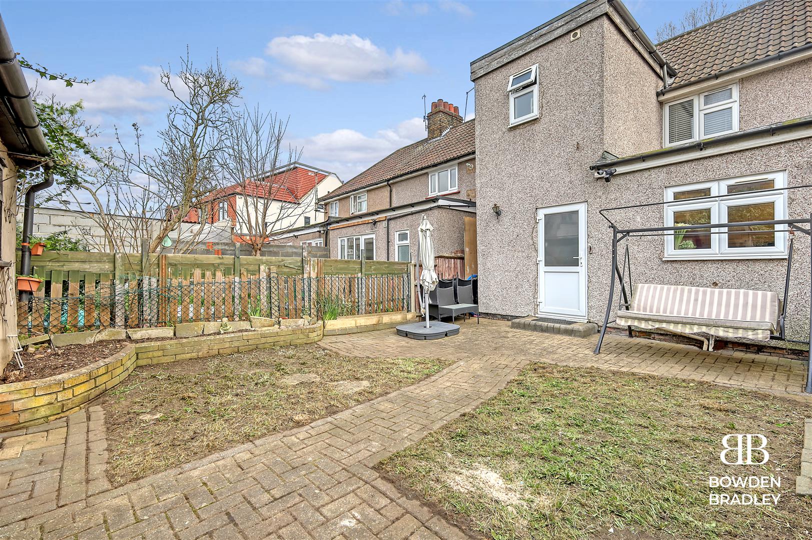 3 bed terraced house for sale in Meadow Road, Barking  - Property Image 18