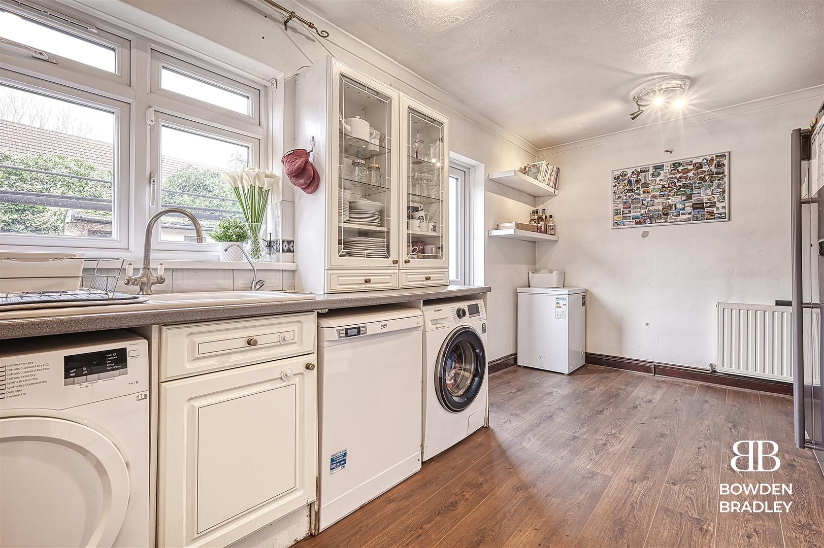 3 bed terraced house for sale in Meadow Road, Barking  - Property Image 8