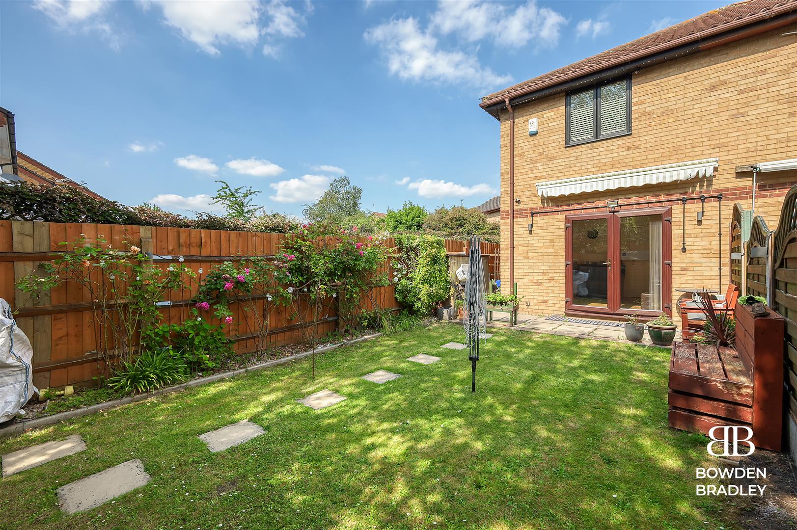 2 bed semi-detached house for sale in Hazelwood Park Close, Chigwell  - Property Image 15