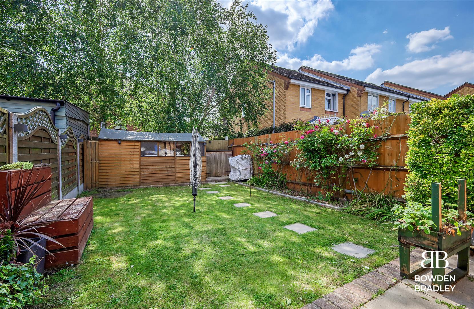 2 bed semi-detached house for sale in Hazelwood Park Close, Chigwell  - Property Image 13