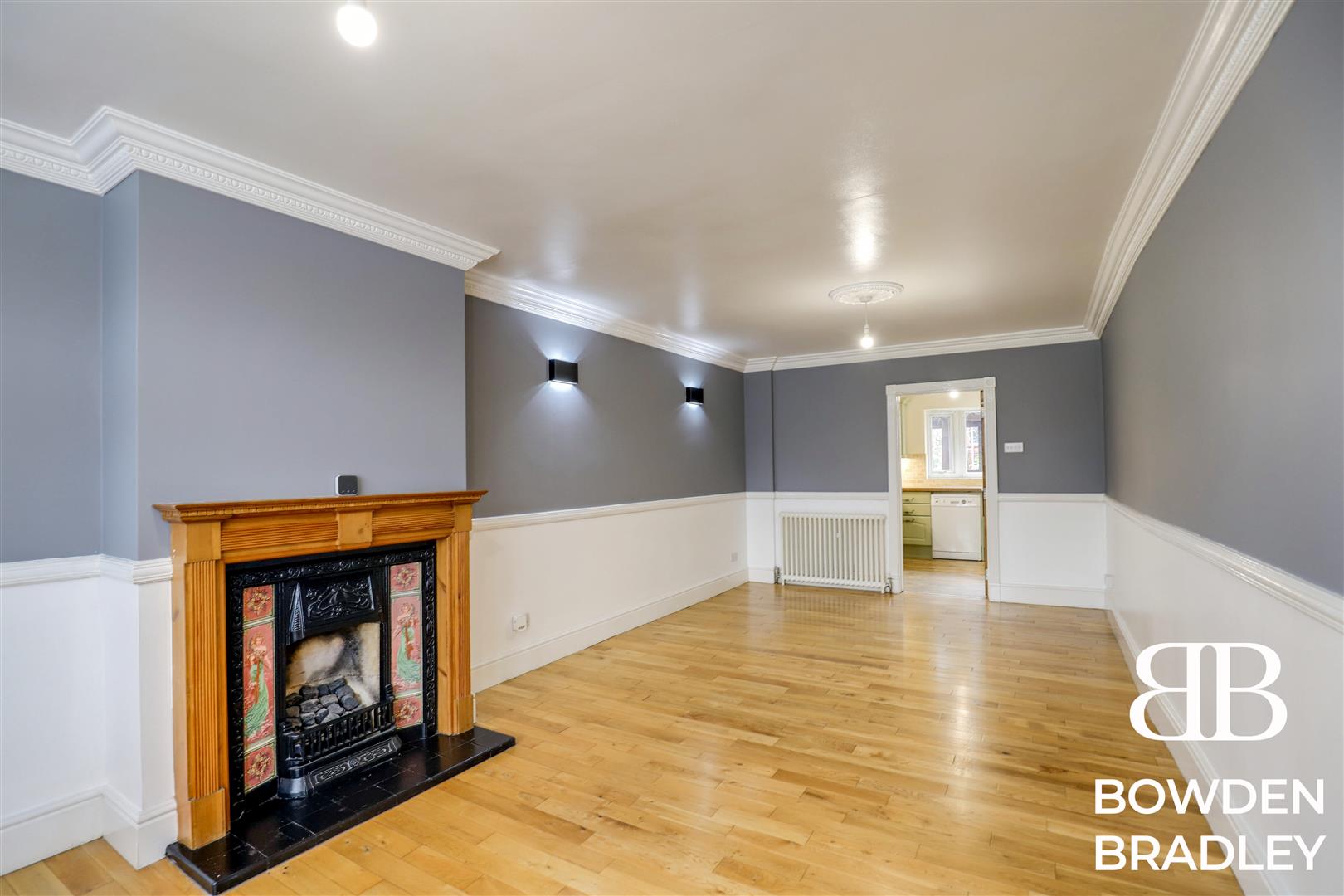 3 bed semi-detached house for sale in Hillview Avenue, Hornchurch  - Property Image 6