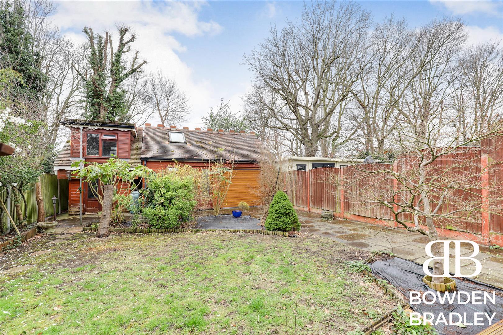 3 bed semi-detached house for sale in Hillview Avenue, Hornchurch  - Property Image 21