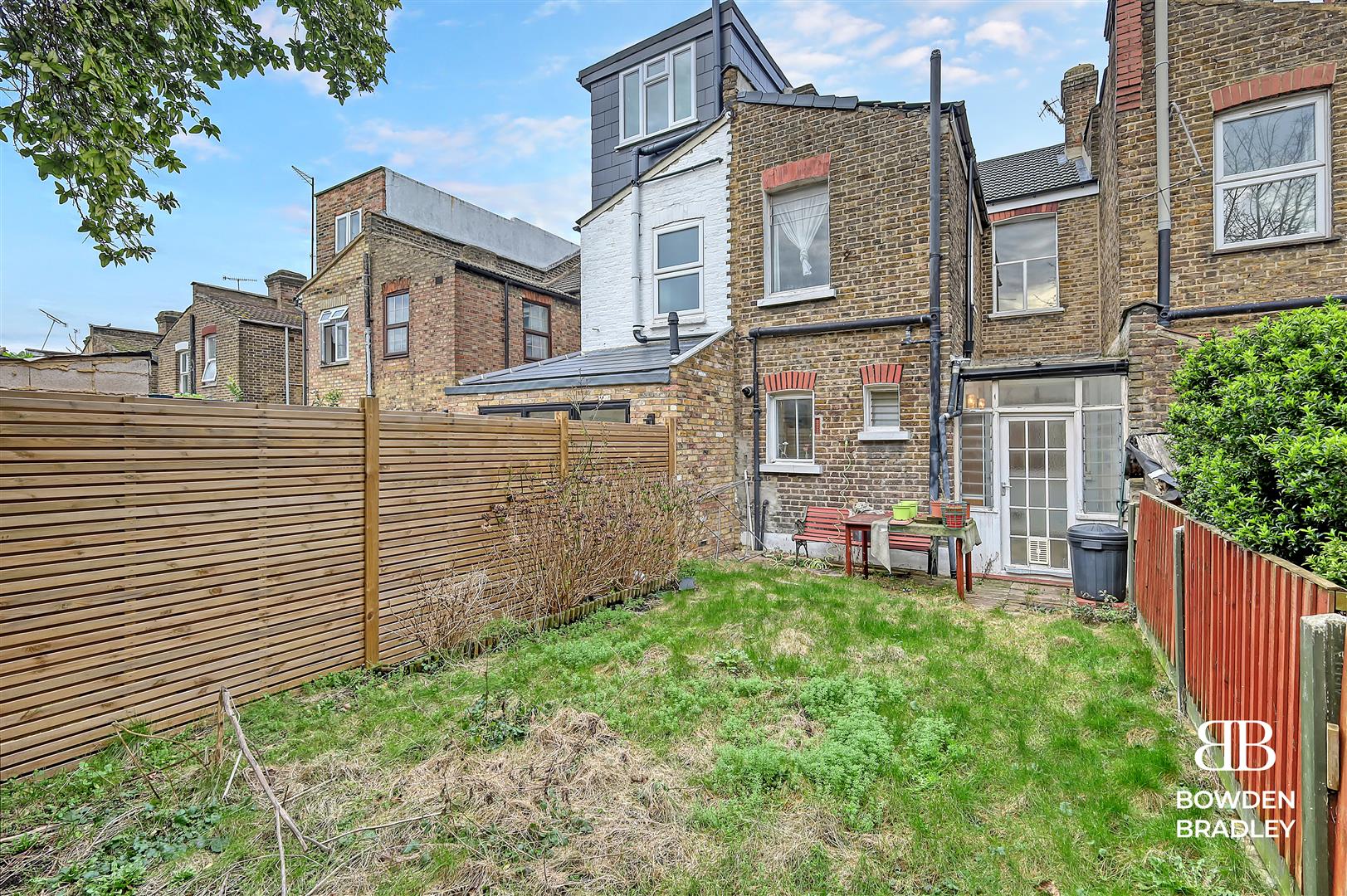 2 bed terraced house for sale in Chingford Road, Walthamstow  - Property Image 2