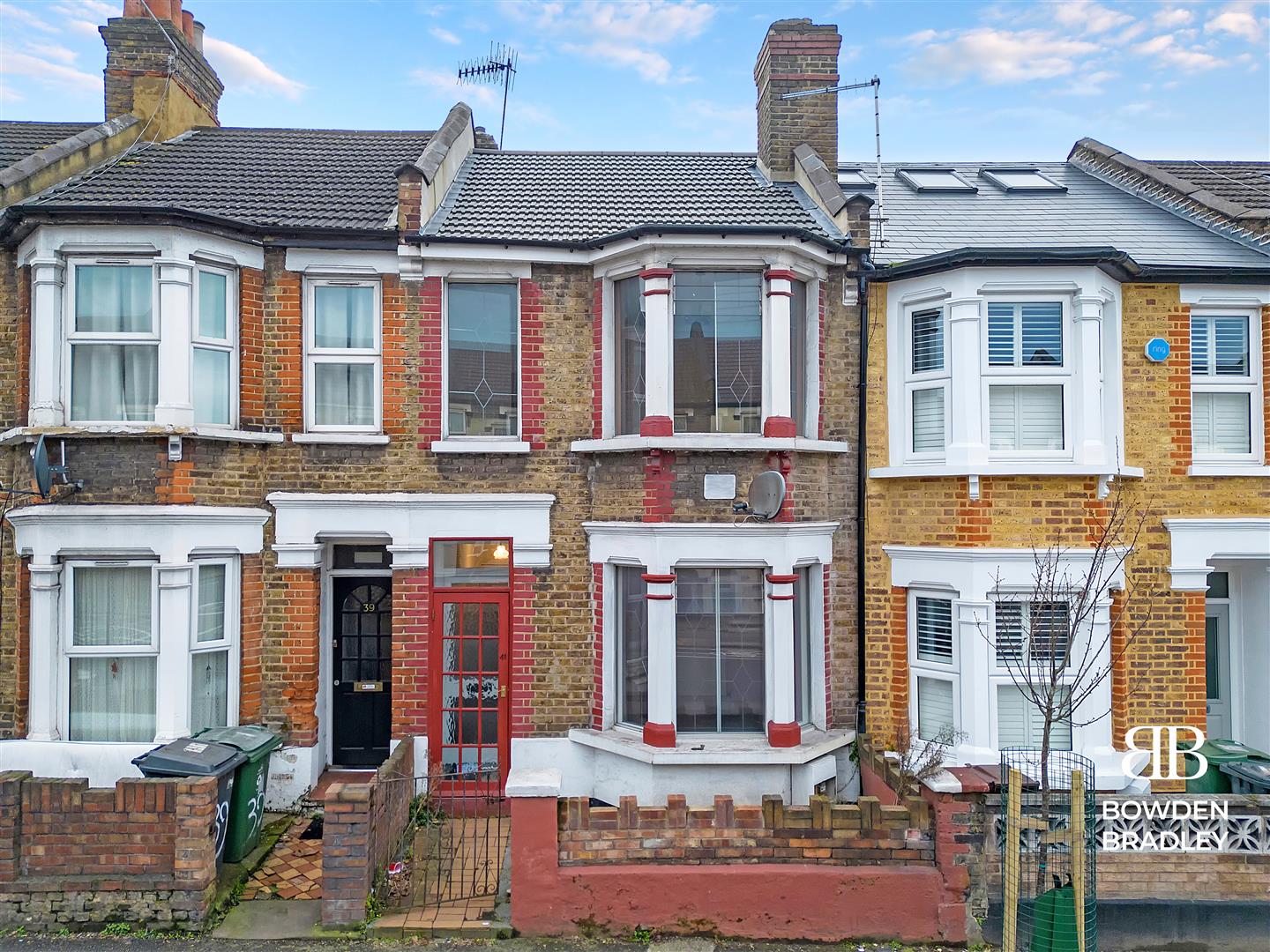 2 bed terraced house for sale in Chingford Road, Walthamstow  - Property Image 1