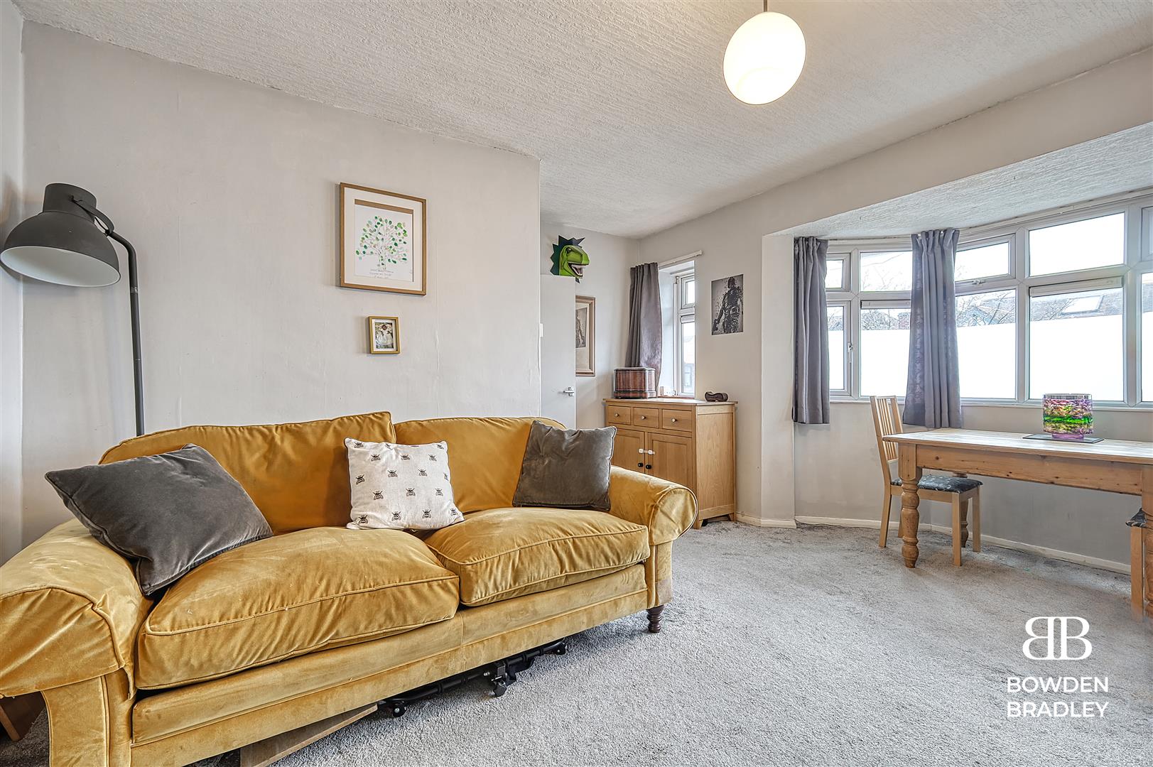 2 bed maisonette for sale in Walden Way, Hainault  - Property Image 4