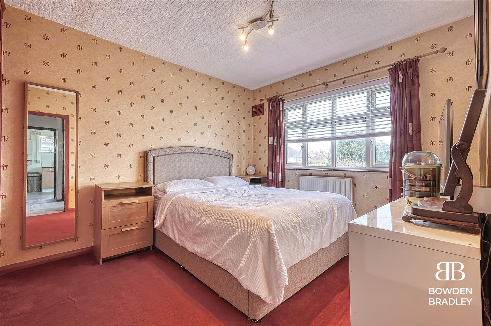 2 bed maisonette for sale in Walden Way, Hainault  - Property Image 14