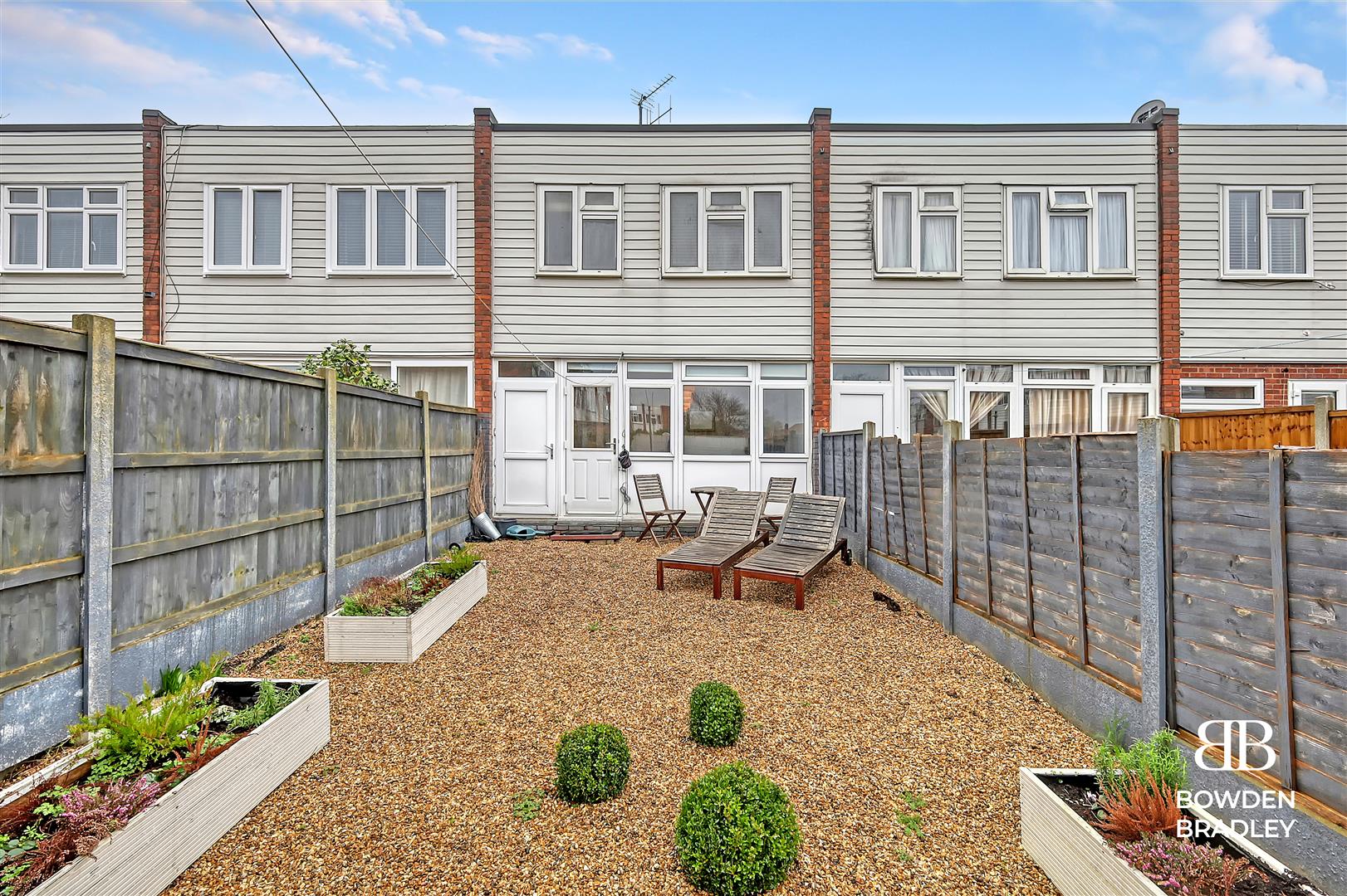 3 bed terraced house for sale in Foremark Close, Hainault  - Property Image 17